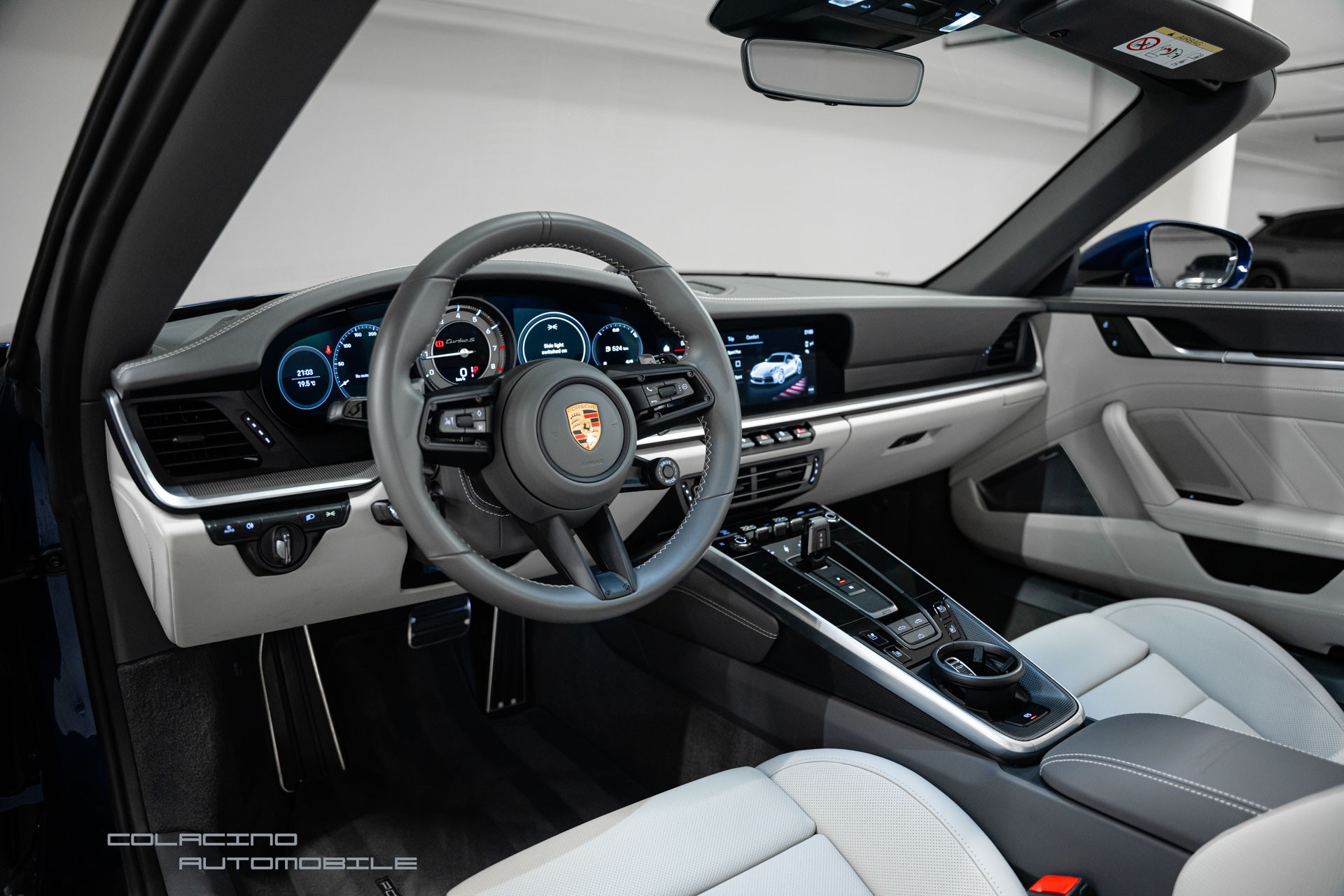 PORSCHE 911 Turbo S Cabriolet PDK-image-13