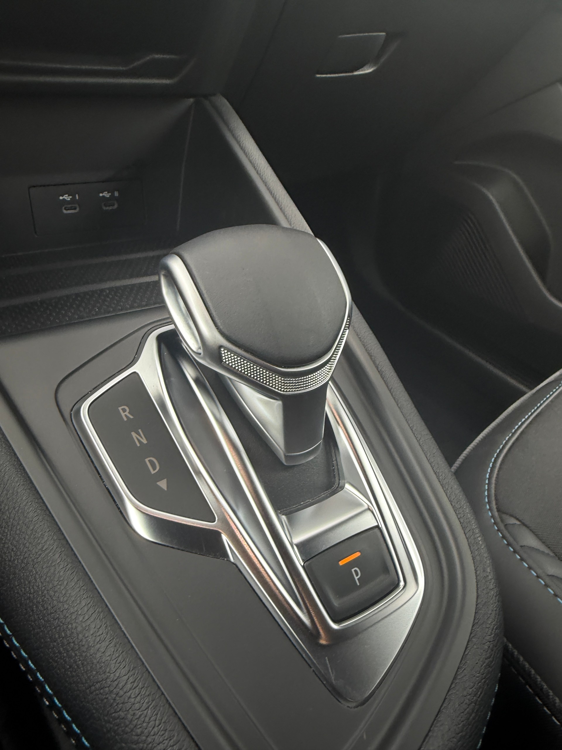 RENAULT Captur 1.3 TCe 160 esprit Alpine EDC-image-9