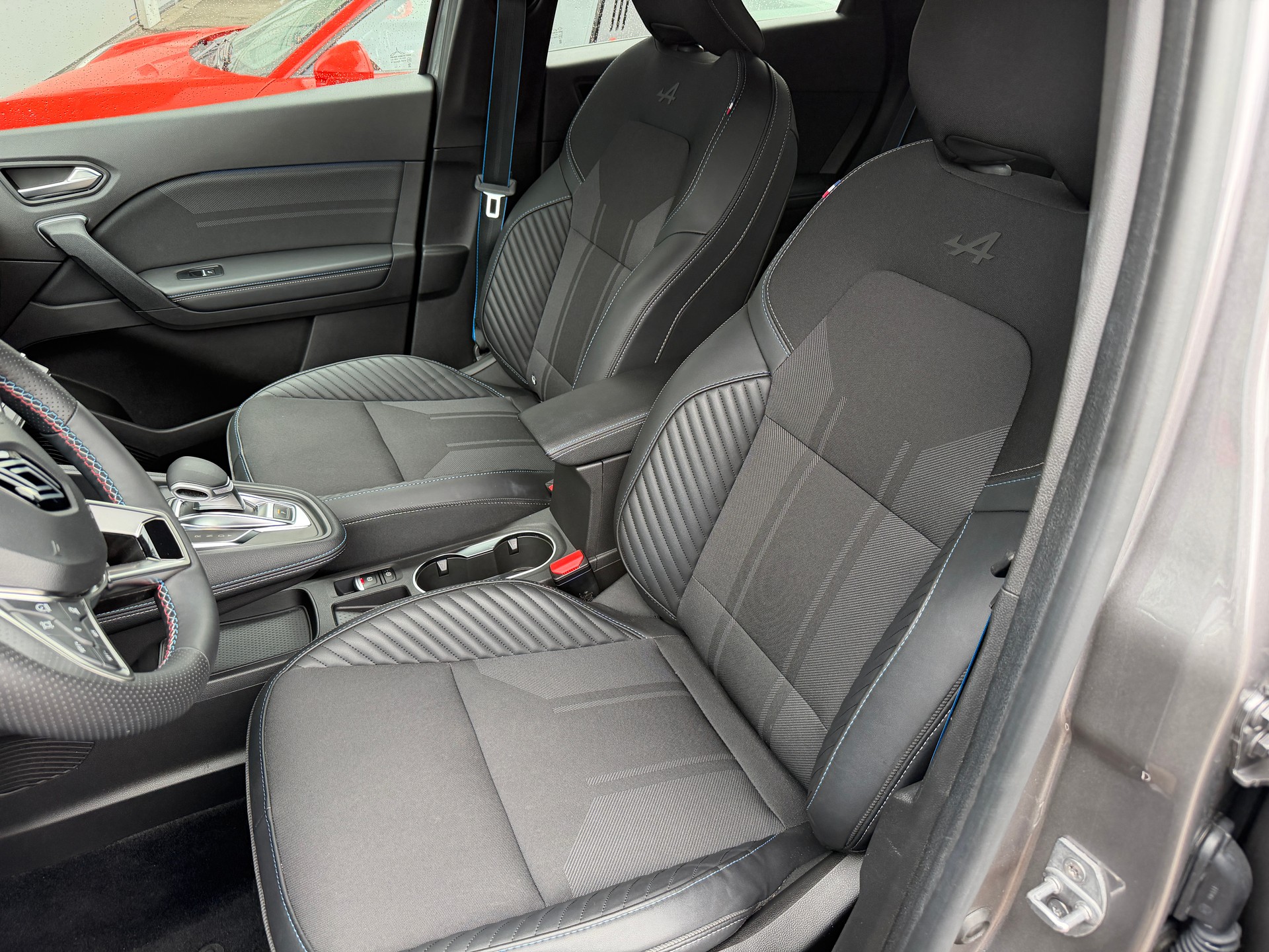 RENAULT Captur 1.3 TCe 160 esprit Alpine EDC-image-4
