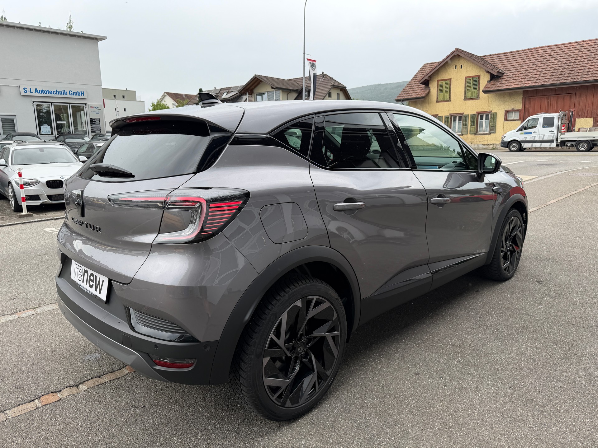 RENAULT Captur 1.3 TCe 160 esprit Alpine EDC-image-3