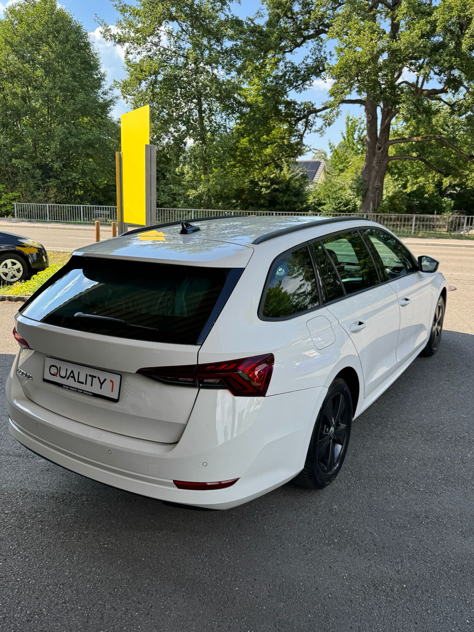 SKODA Octavia Combi 2.0 TDI DSG Style-image-3