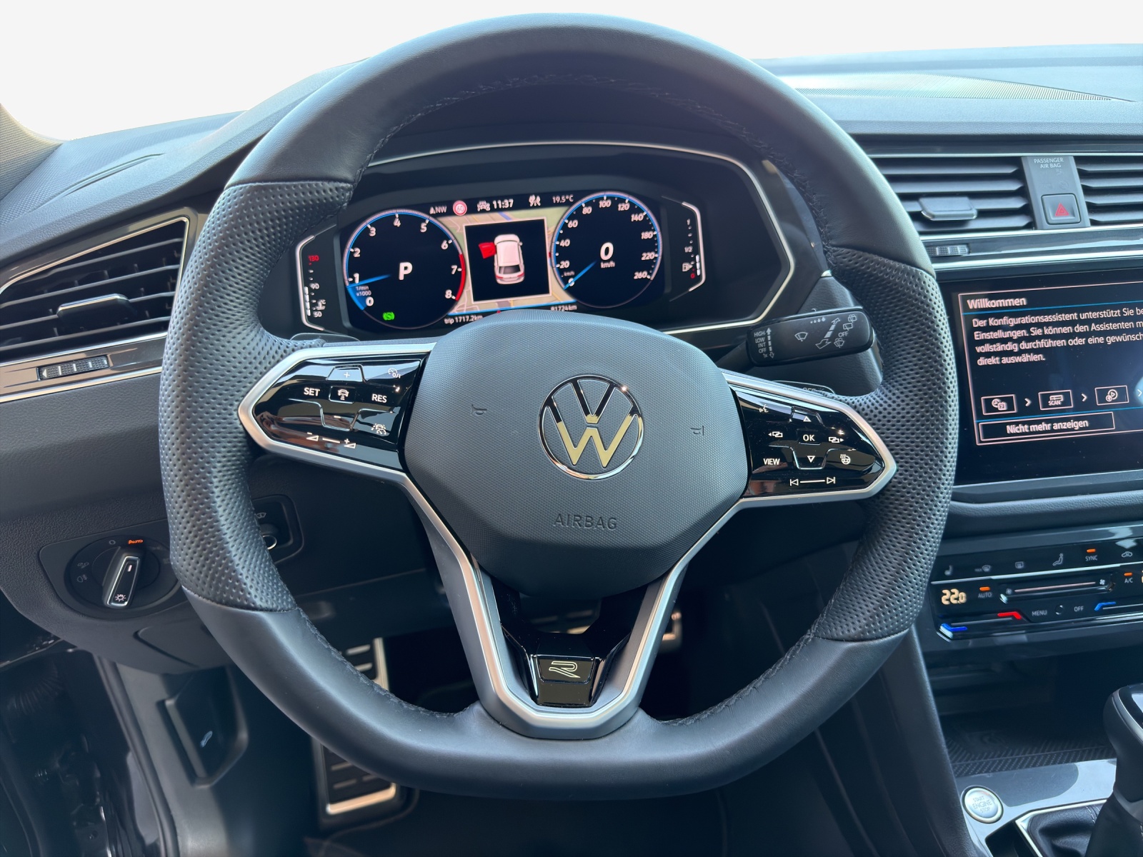 VW Tiguan 2.0TSI R-Line 4Motion DSG-image-9