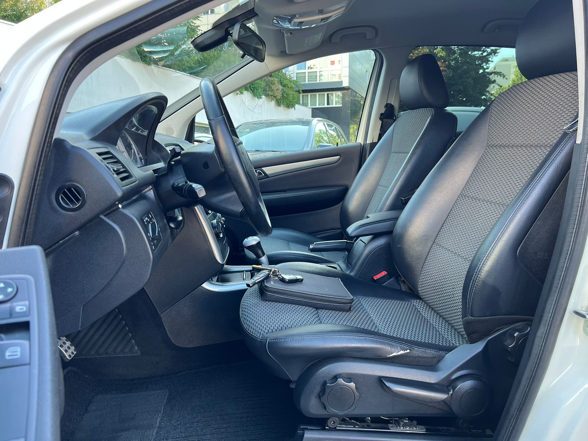 MERCEDES-BENZ B 200 Autotronic-image-6