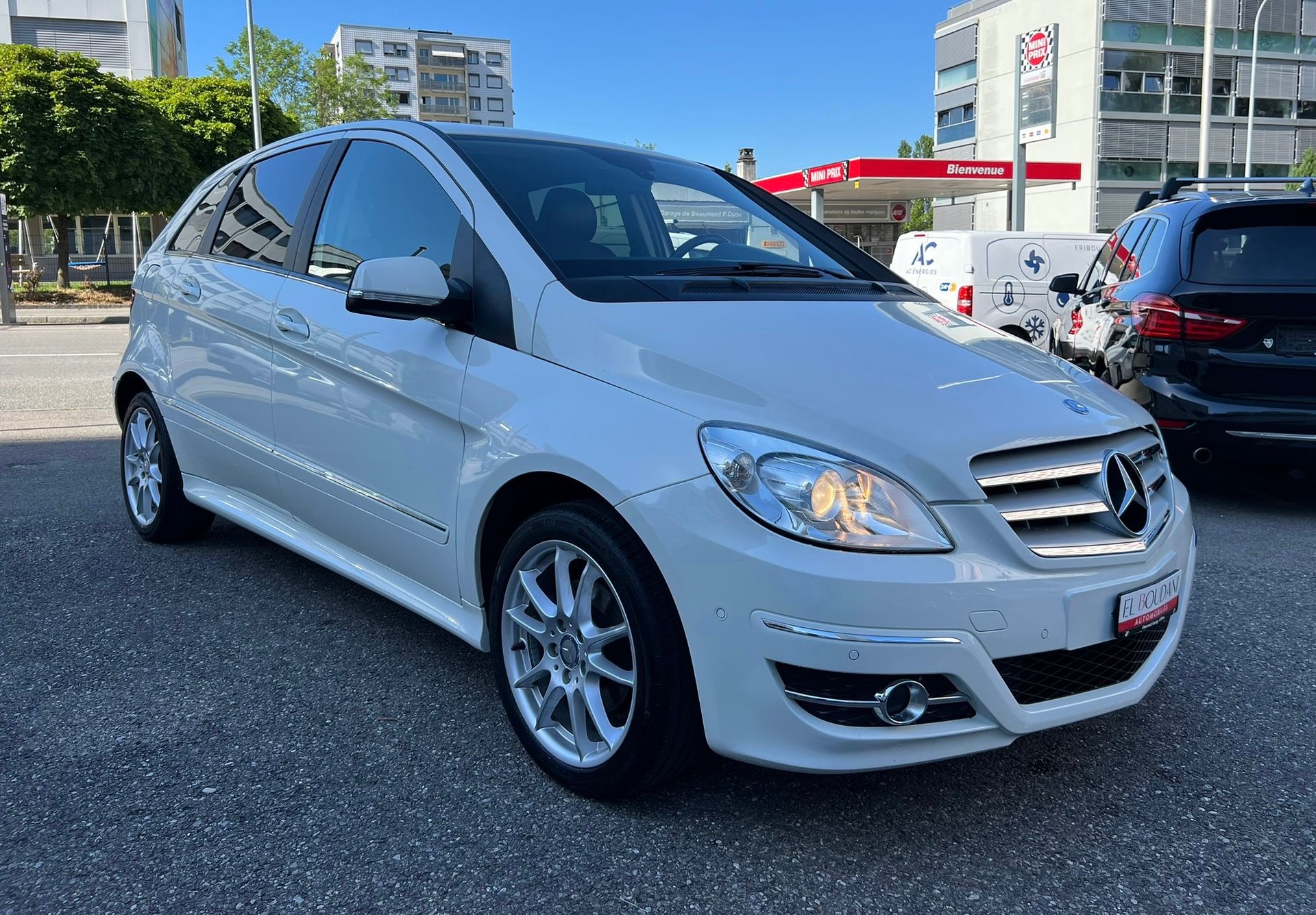 MERCEDES-BENZ B 200 Autotronic-image-2