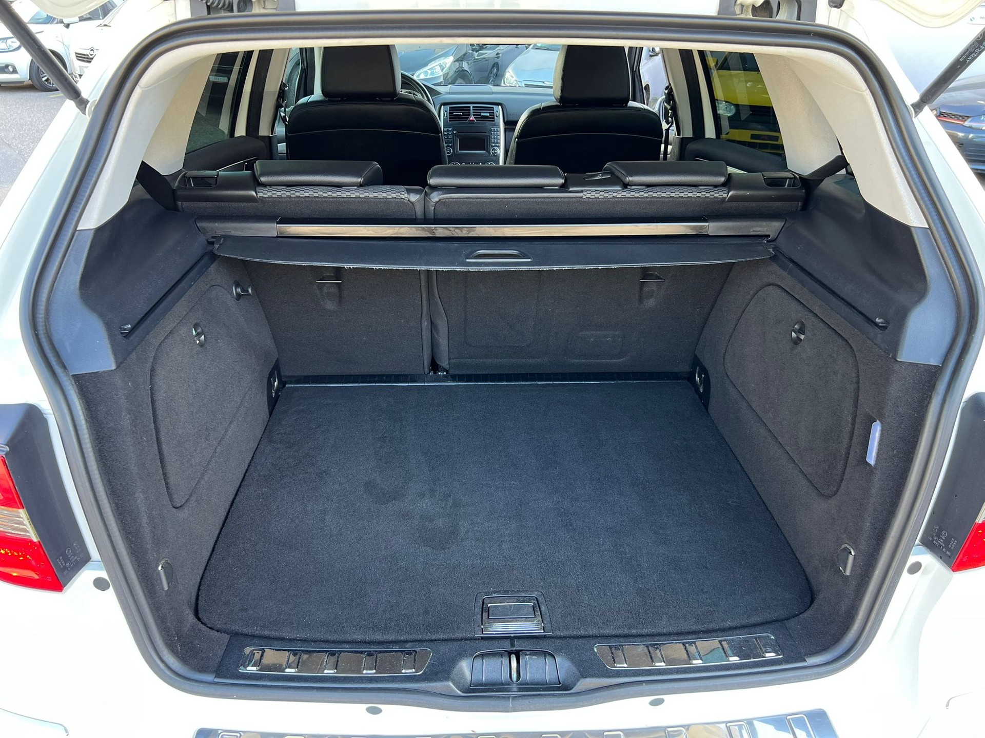 MERCEDES-BENZ B 200 Autotronic-image-11