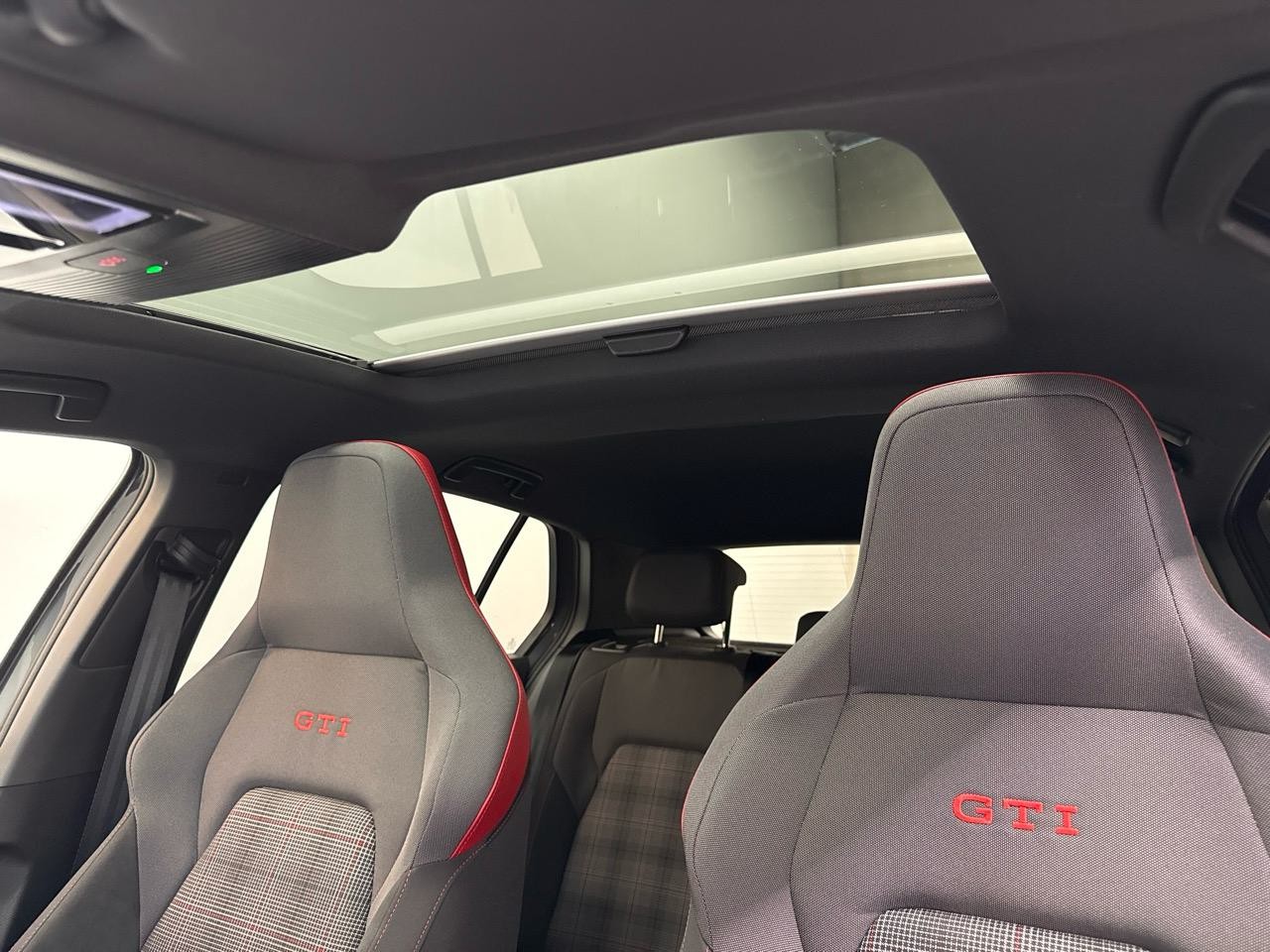 VW Golf 2.0 TSI GTI DSG-image-4