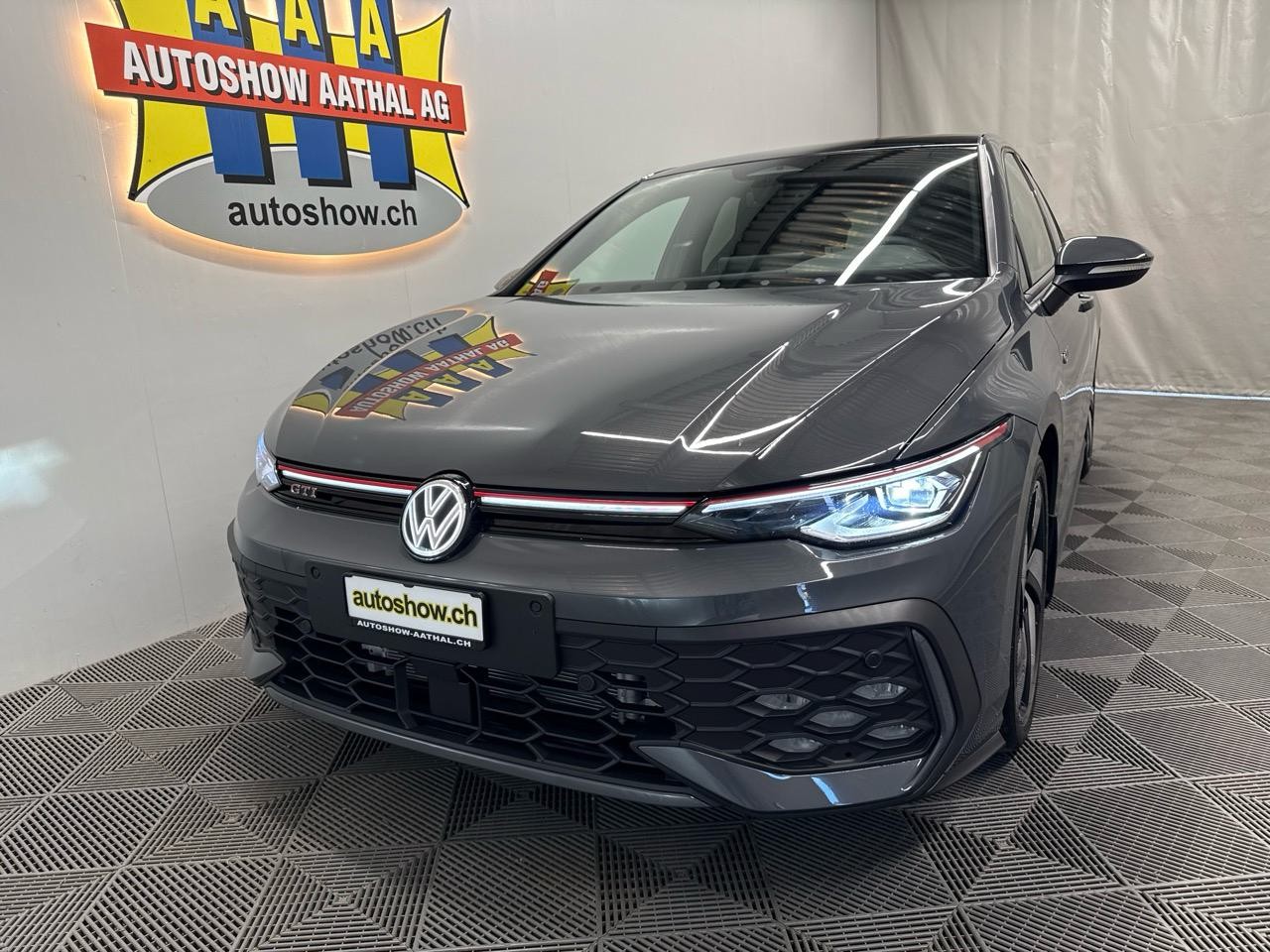 VW Golf 2.0 TSI GTI DSG-image-16