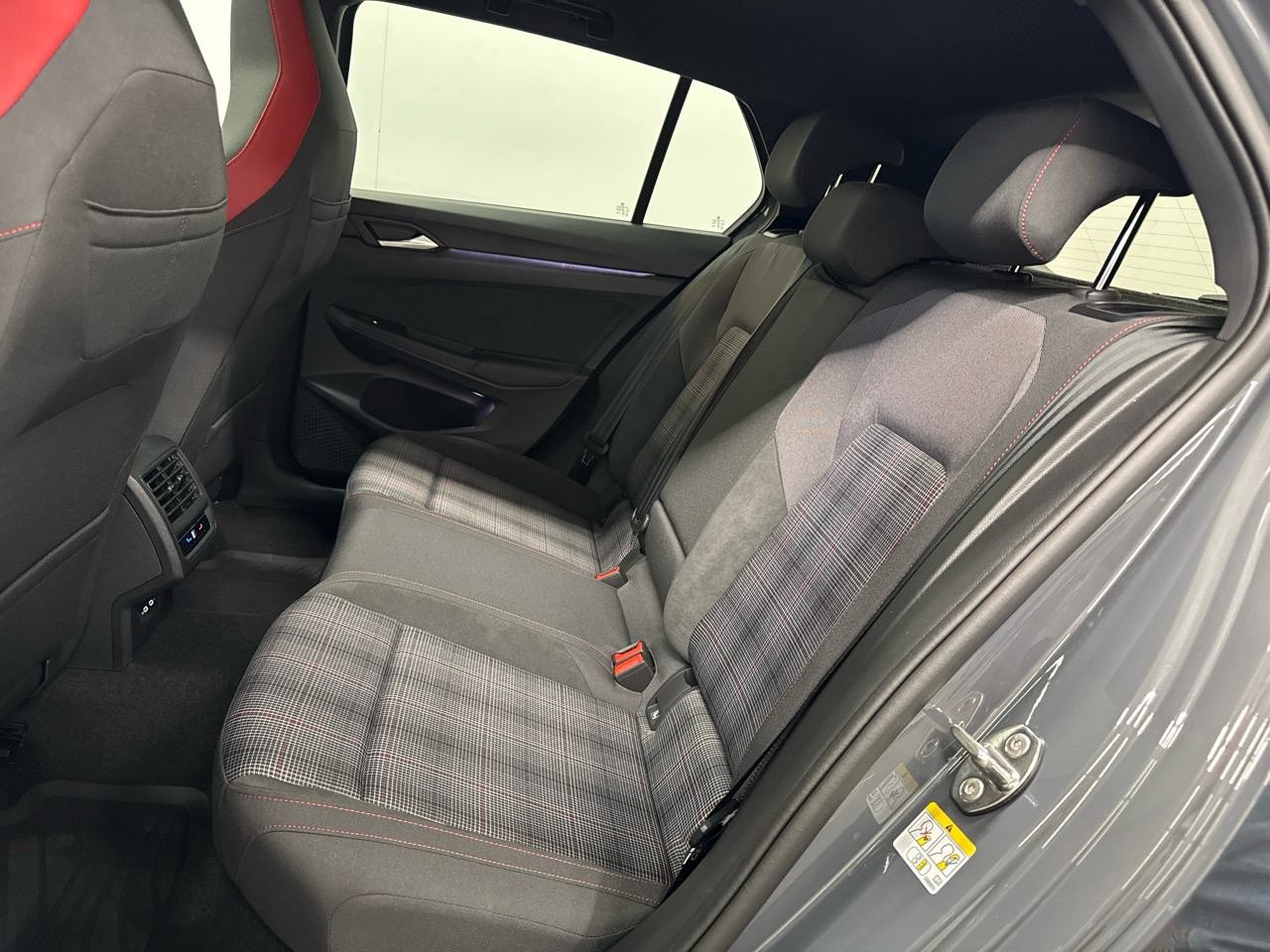 VW Golf 2.0 TSI GTI DSG-image-11