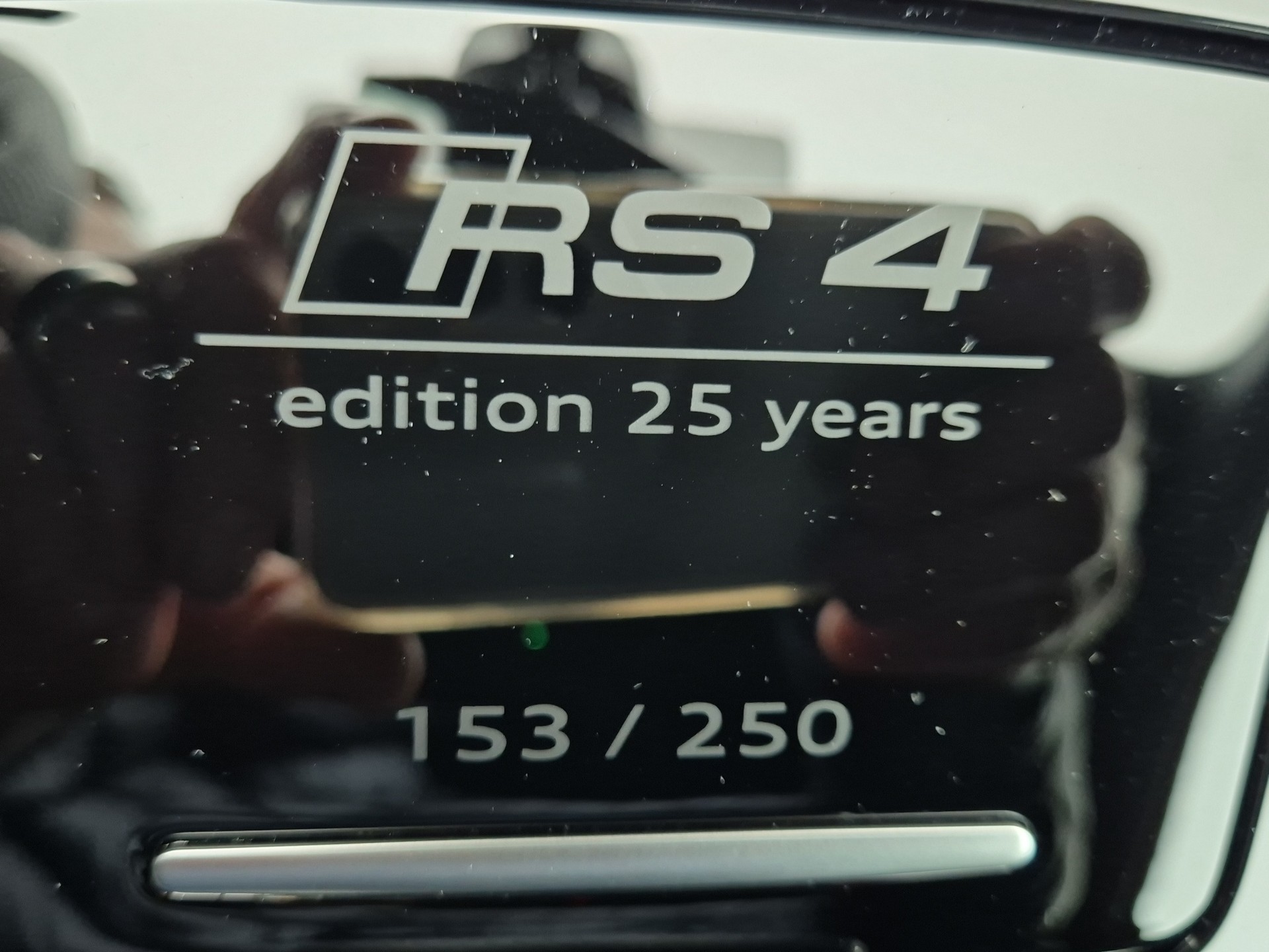 AUDI RS4 Avant 25 year edition quattro tiptronic-image-20