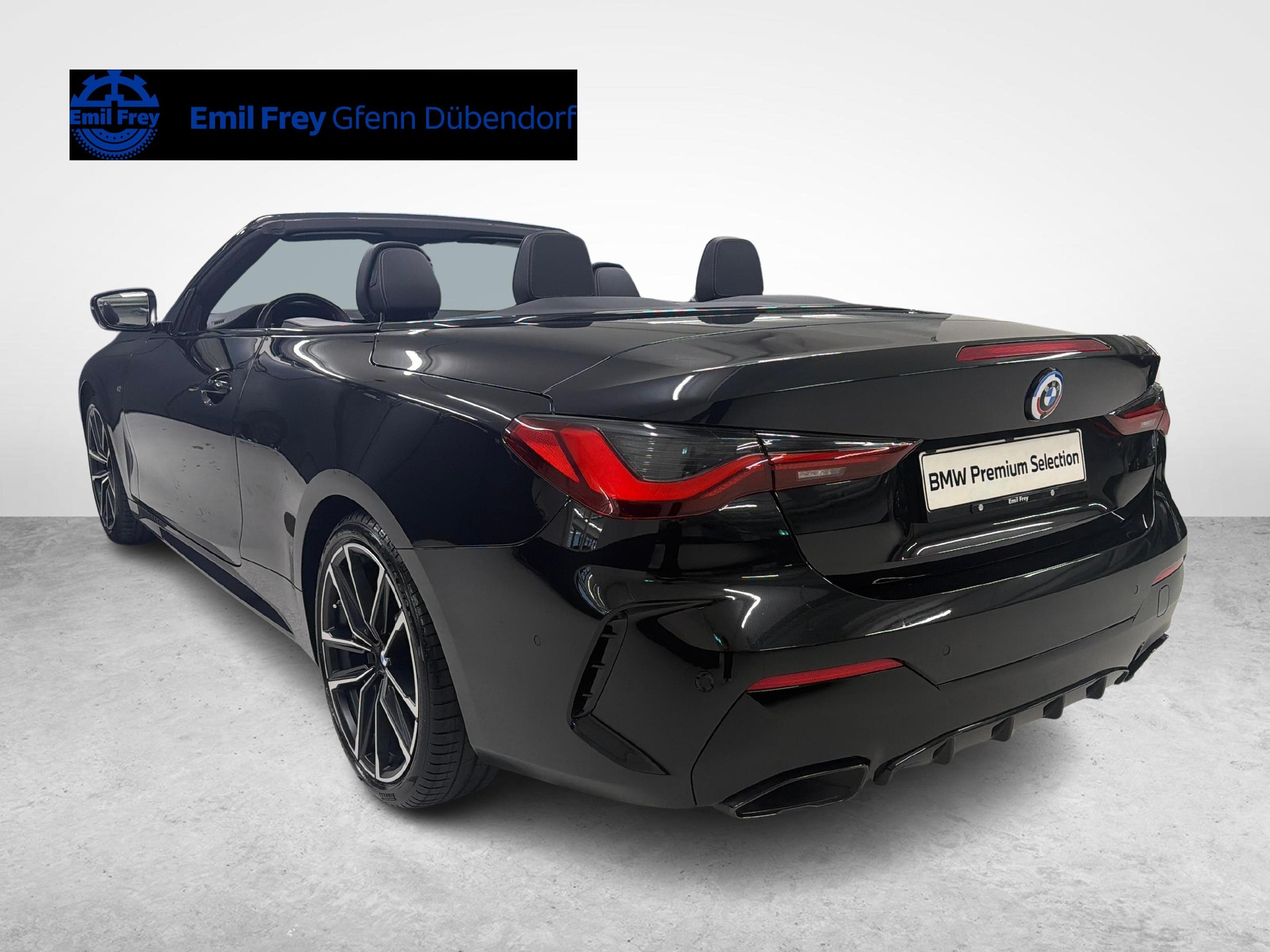 BMW M440i xDrive Cabrio-image-4