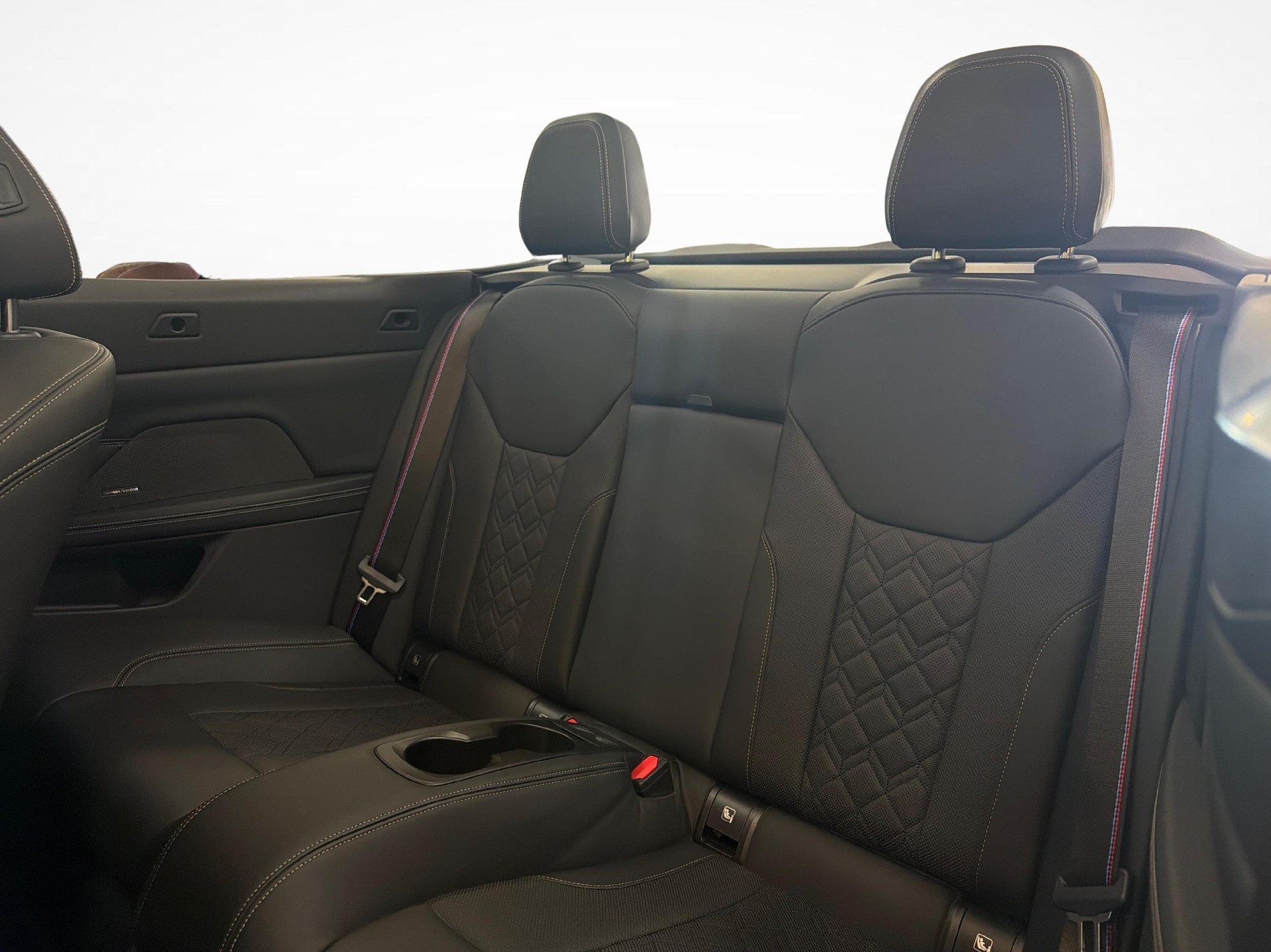 BMW M440i xDrive Cabrio-image-18