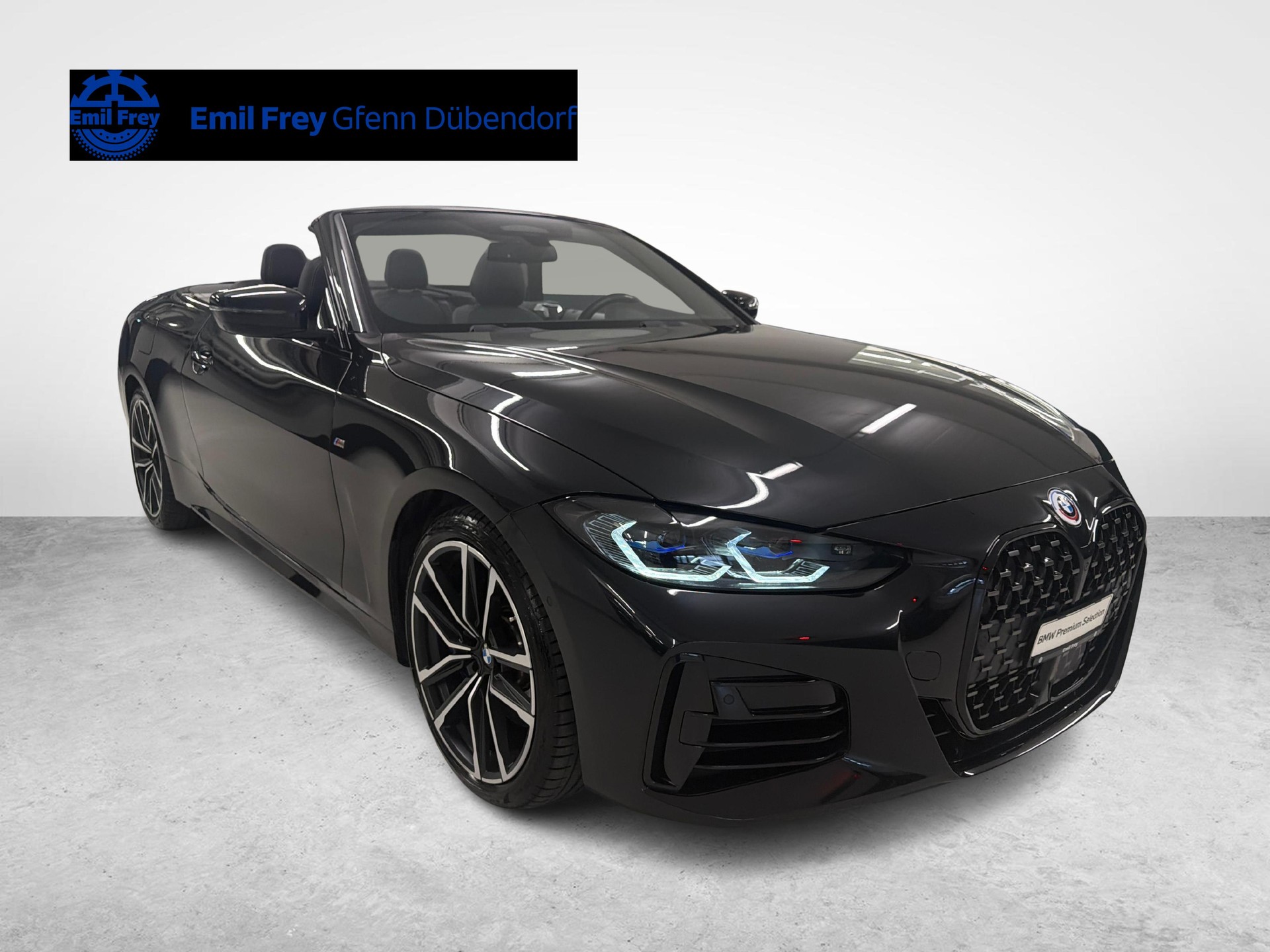 BMW M440i xDrive Cabrio-image-3