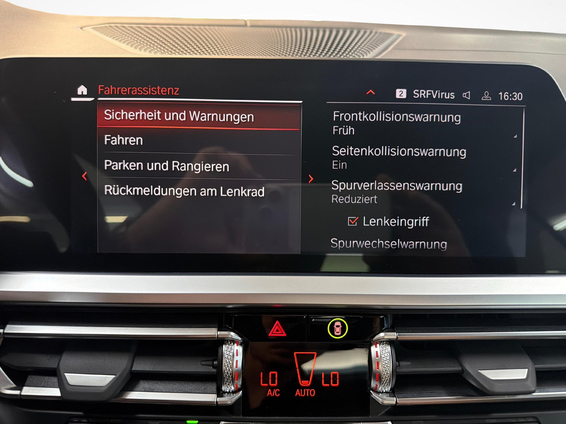 BMW M440i xDrive Cabrio-image-15