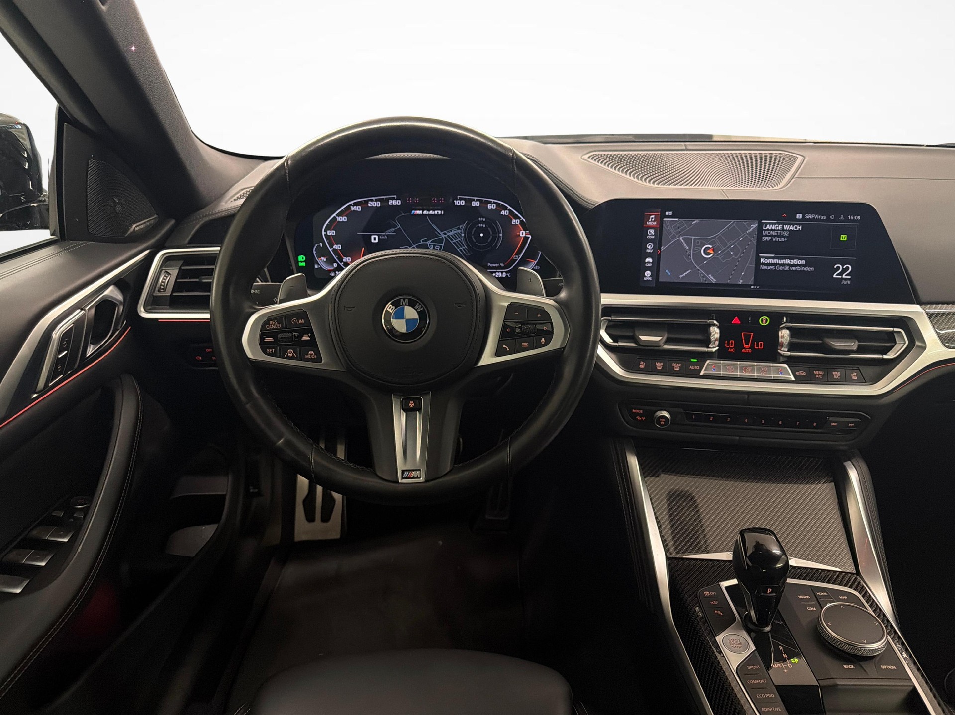 BMW M440i xDrive Cabrio-image-13