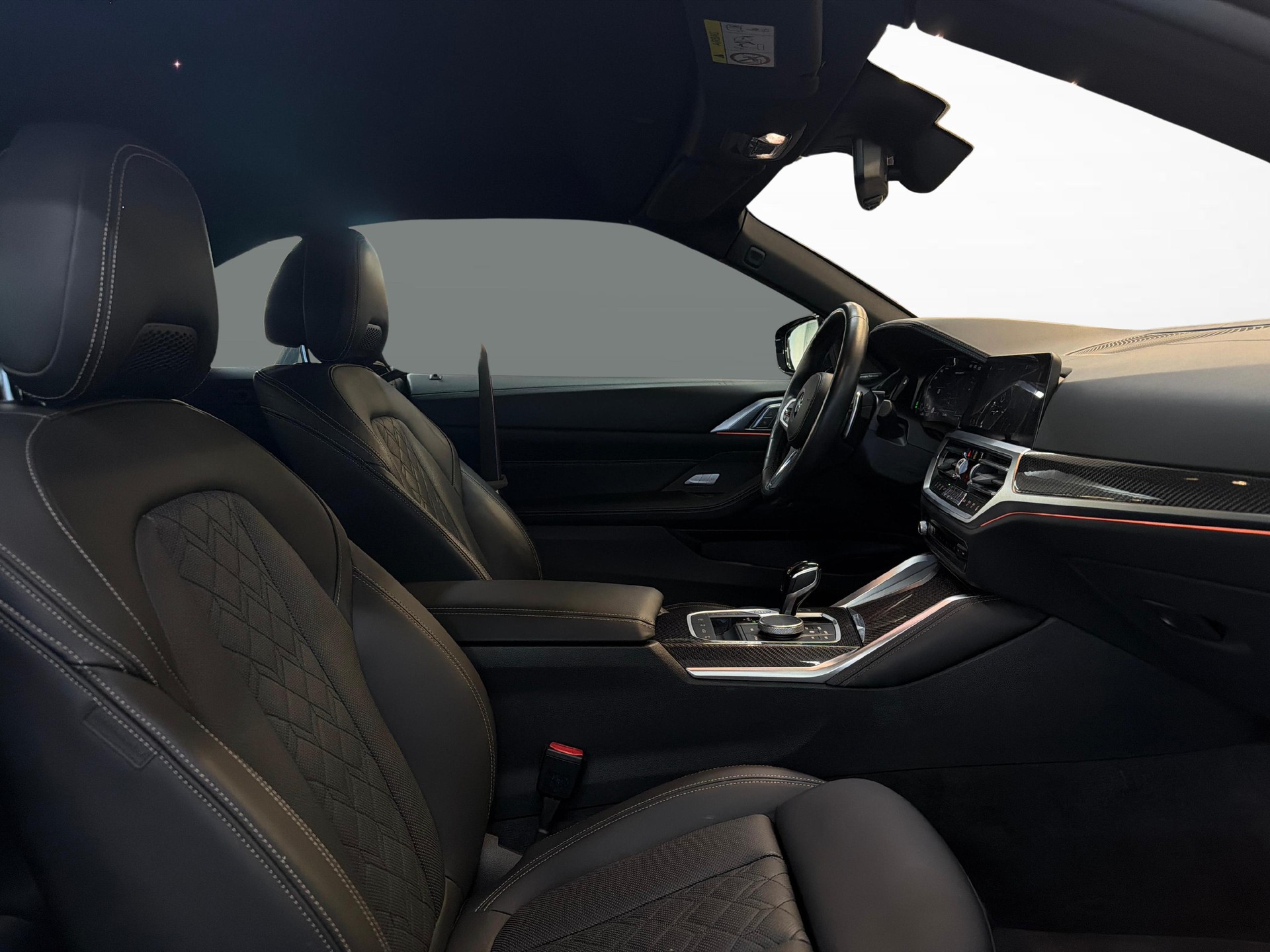 BMW M440i xDrive Cabrio-image-11