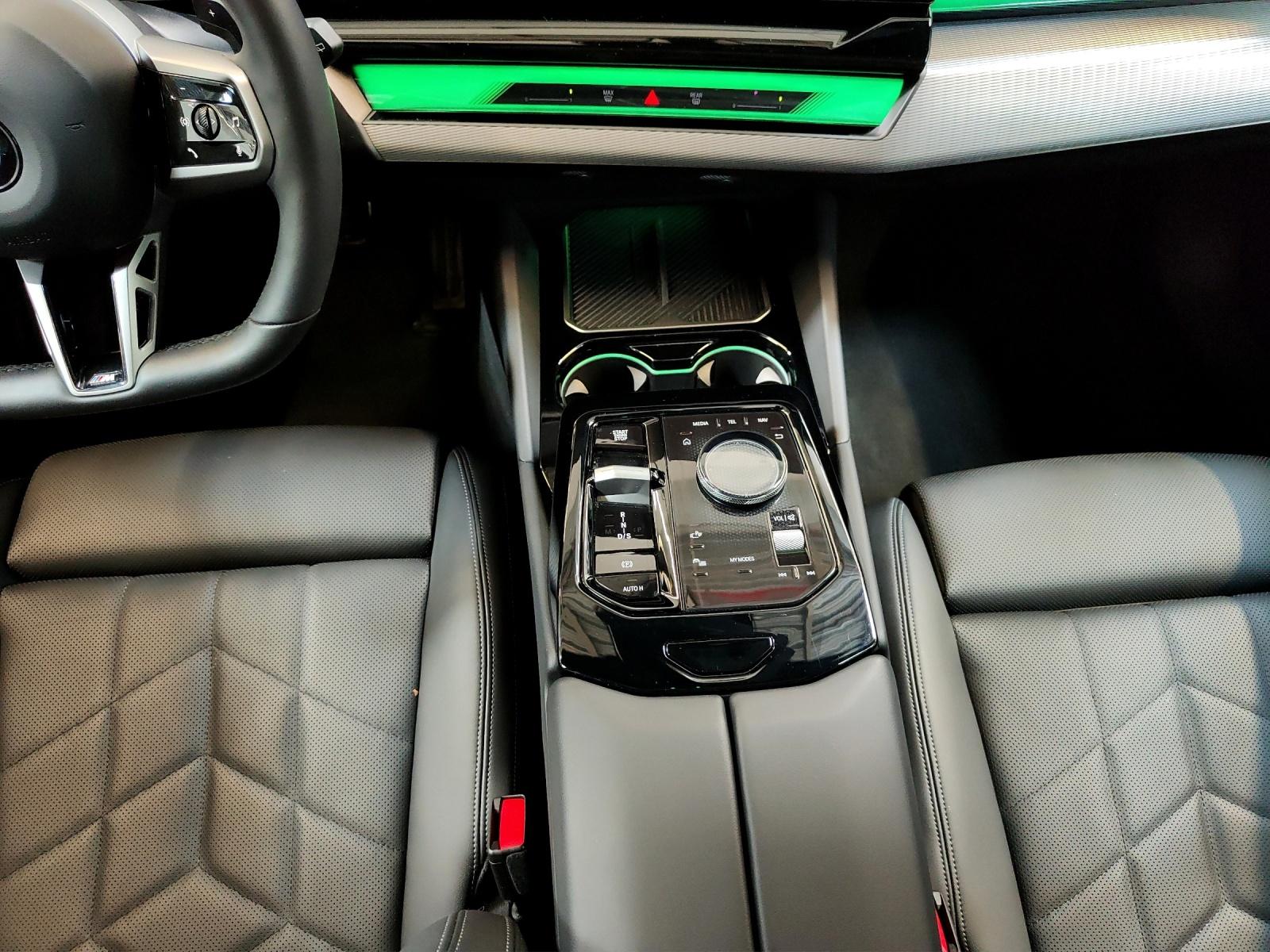BMW 520d xDrive Touring-image-12