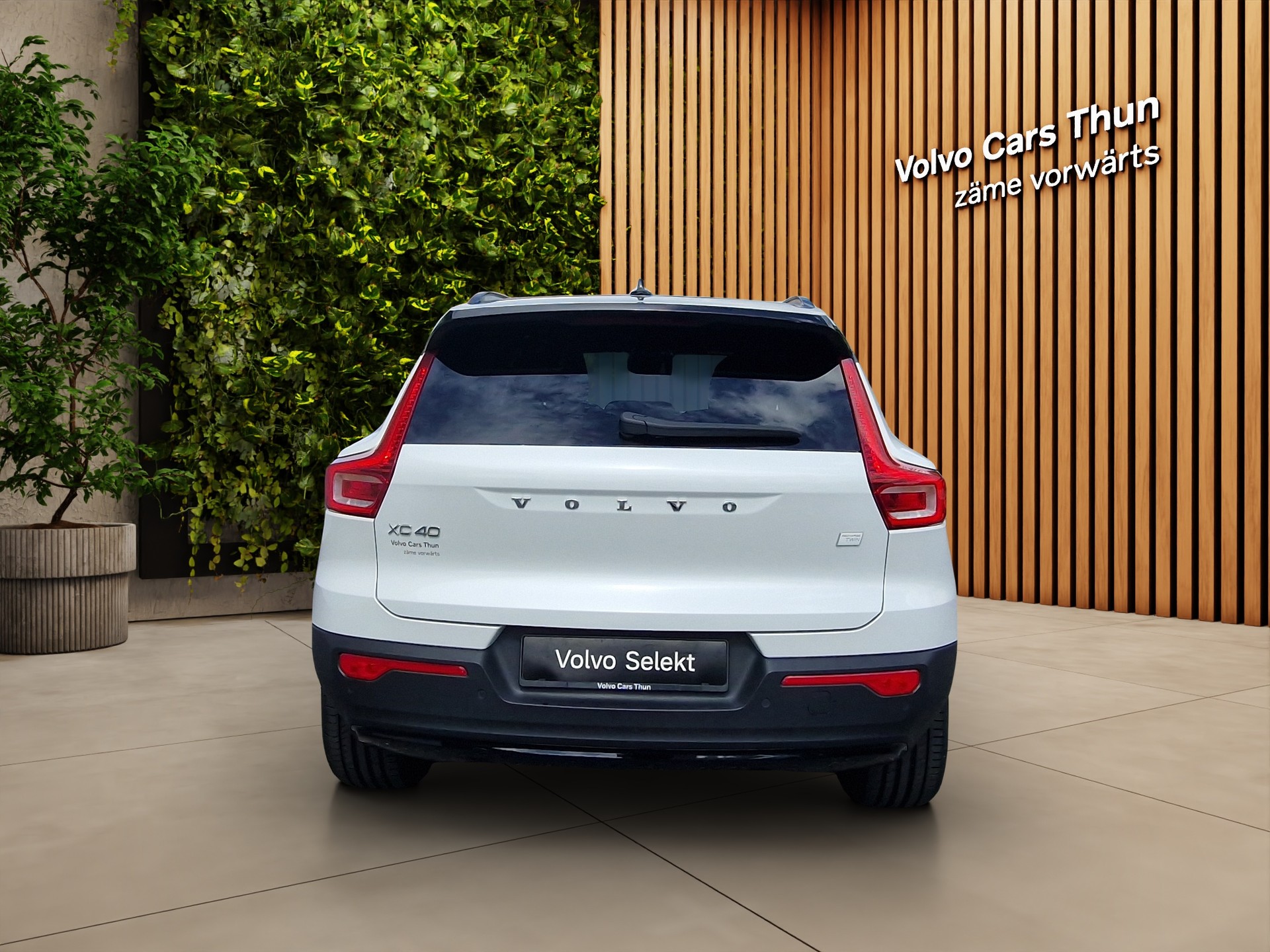VOLVO XC40 P8 Twin Pro AWD-image-6