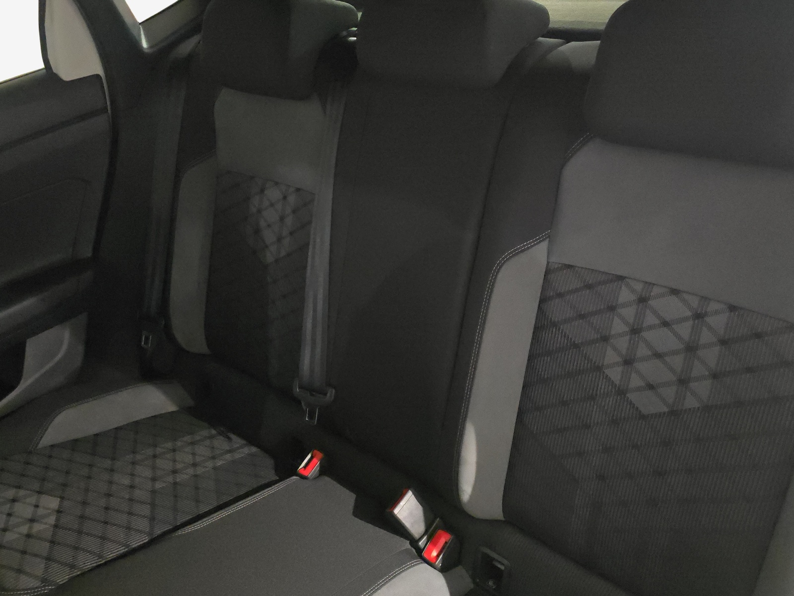 VW Polo 1.0 TSI R-Line DSG-image-11