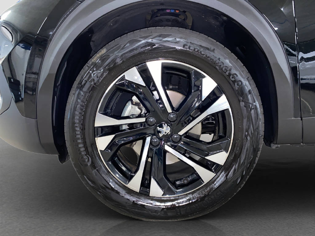 PEUGEOT 2008 1.2 PureTech 130 Allure-image-14