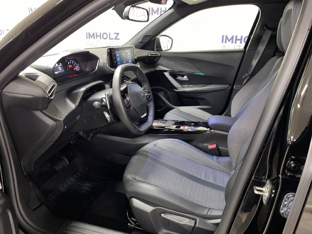 PEUGEOT 2008 1.2 PureTech 130 Allure-image-15