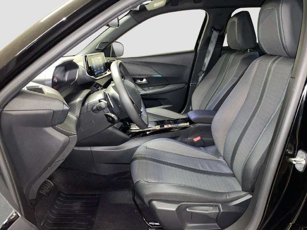 PEUGEOT 2008 1.2 PureTech 130 Allure-image-5