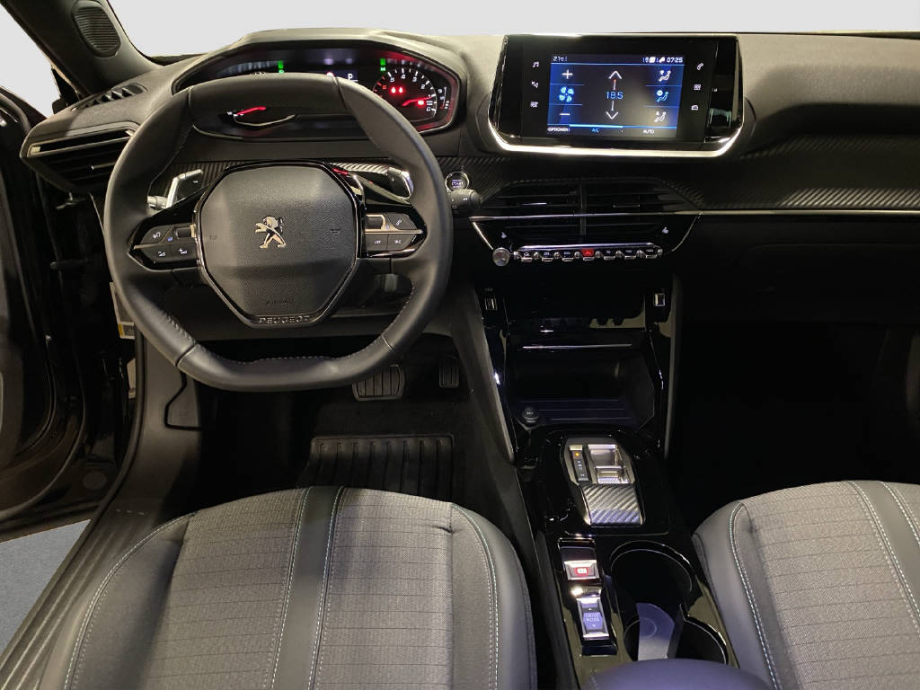 PEUGEOT 2008 1.2 PureTech 130 Allure-image-9