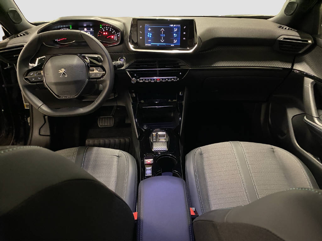 PEUGEOT 2008 1.2 PureTech 130 Allure-image-10