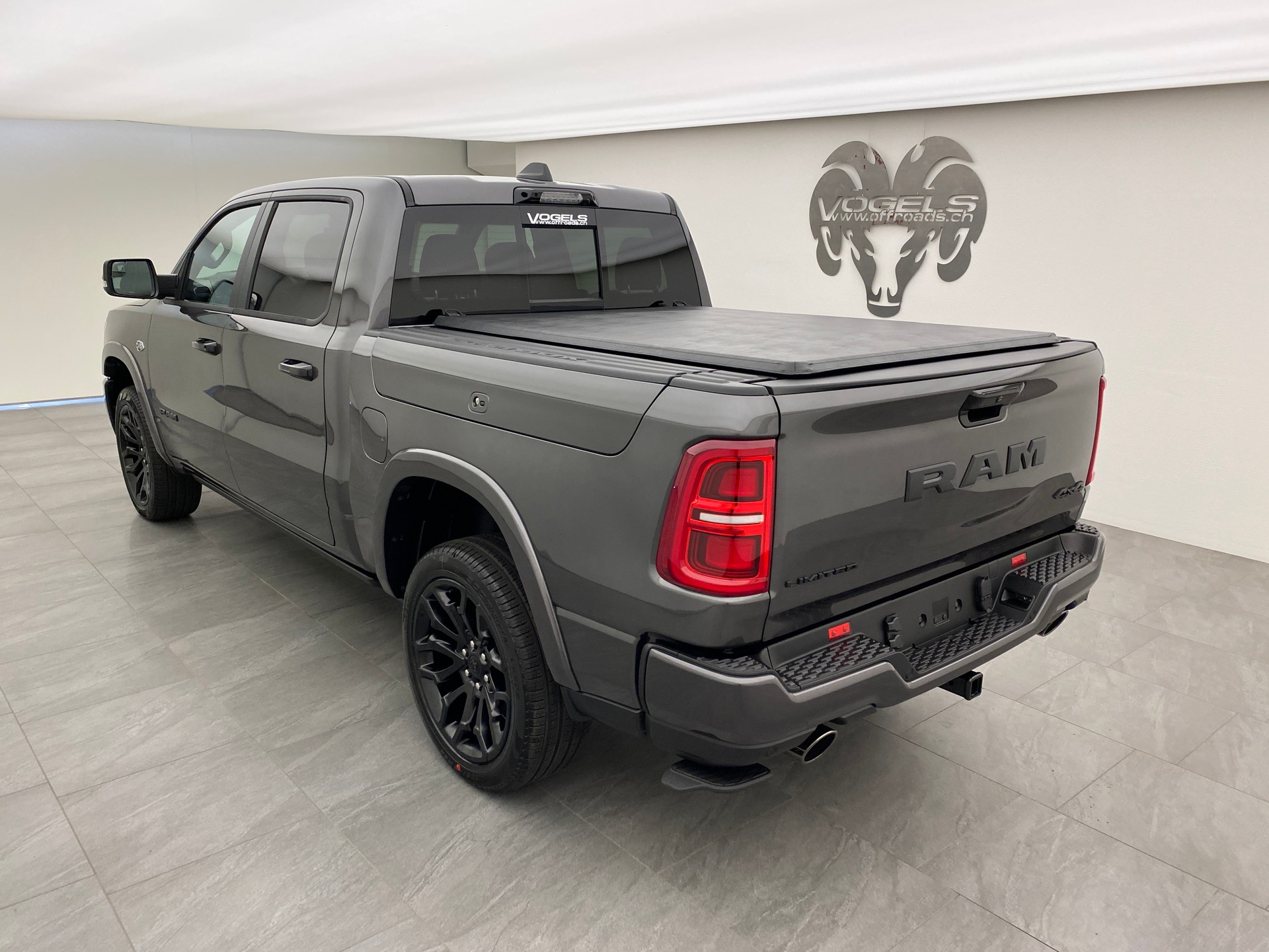 DODGE Ram 1500 5.7 Limited Night eTorque MY 2026-image-5