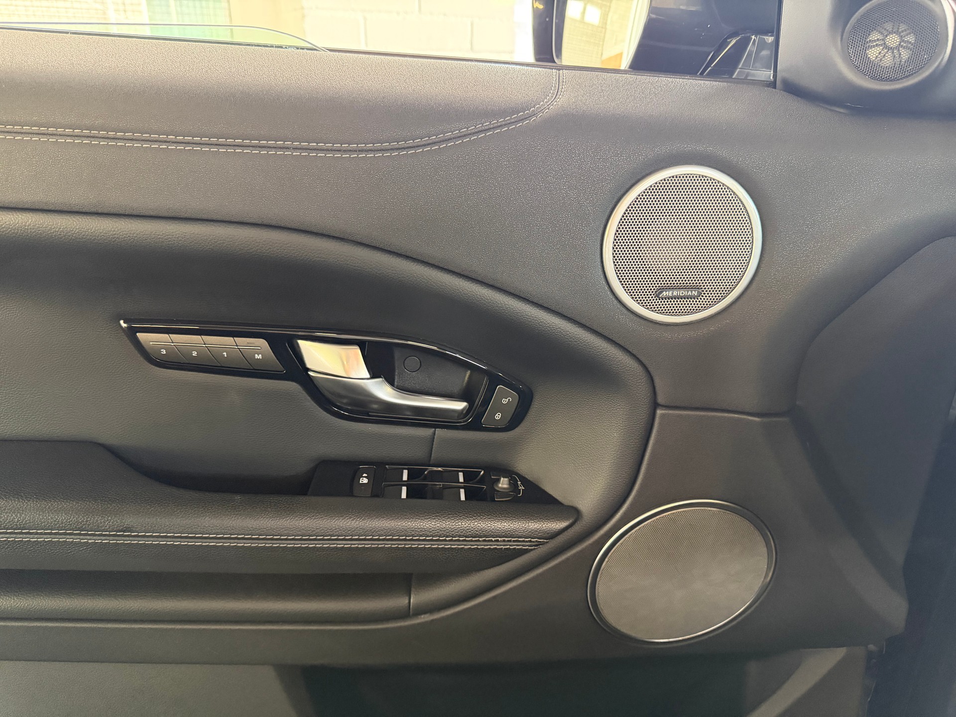 LAND ROVER Range Rover Evoque Convert. 2.0Si4 HSE Dynamic AT9-image-15