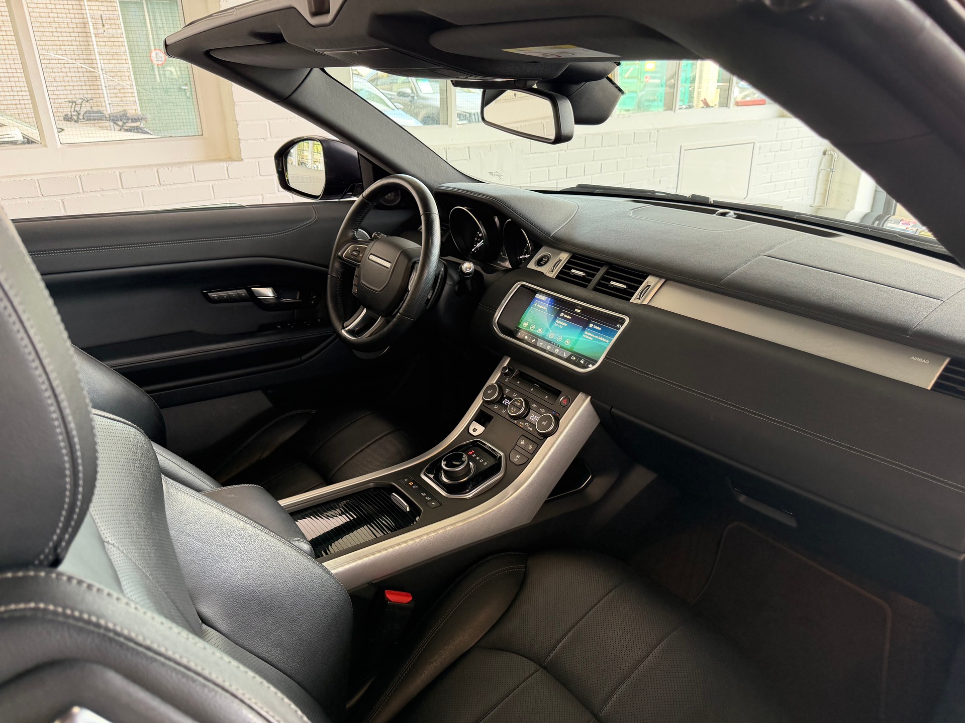 LAND ROVER Range Rover Evoque Convert. 2.0Si4 HSE Dynamic AT9-image-11