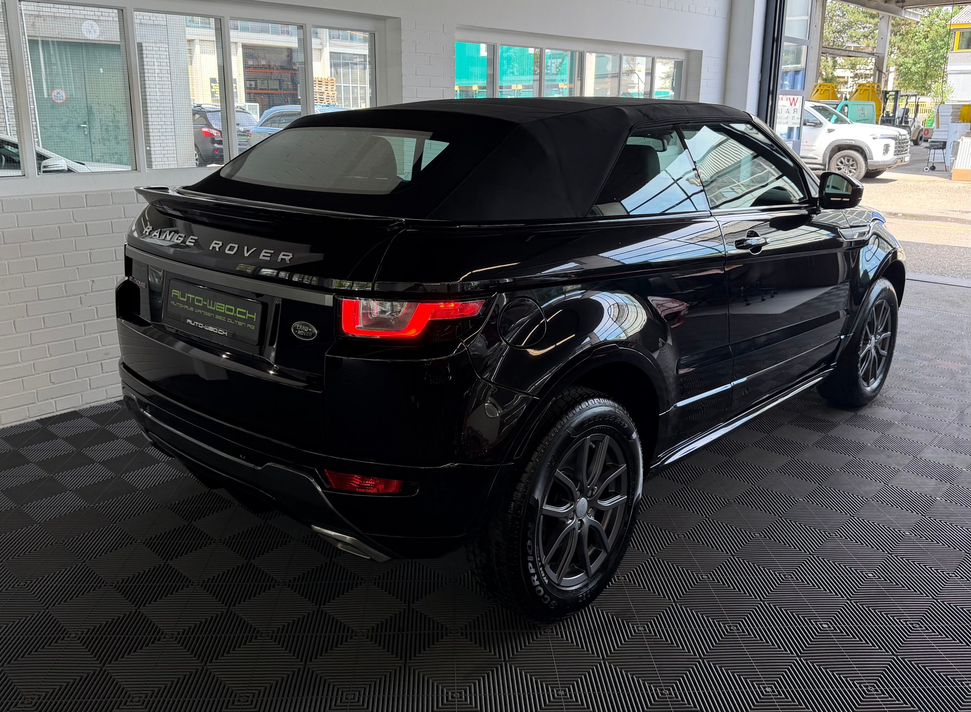 LAND ROVER Range Rover Evoque Convert. 2.0Si4 HSE Dynamic AT9-image-5