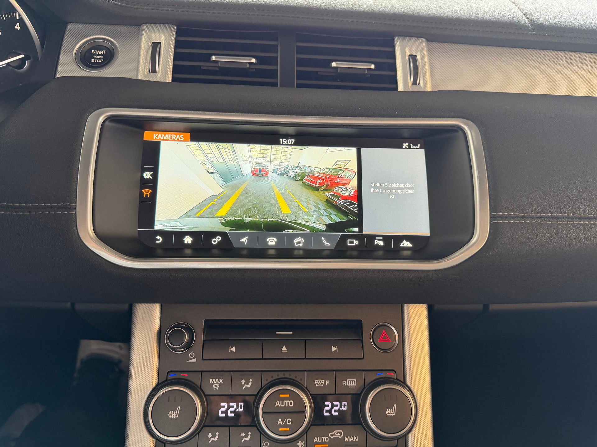 LAND ROVER Range Rover Evoque Convert. 2.0Si4 HSE Dynamic AT9-image-18