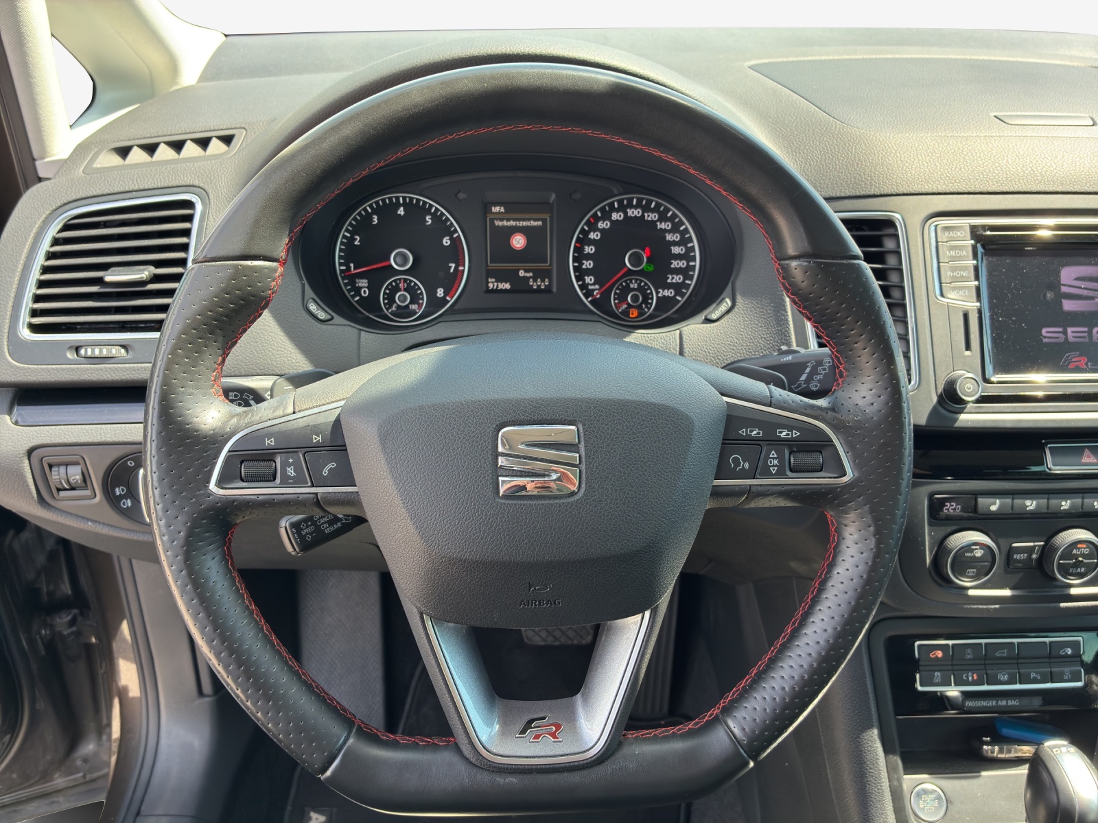 SEAT Alhambra 1.4 TSI DSG Hola FR-image-9
