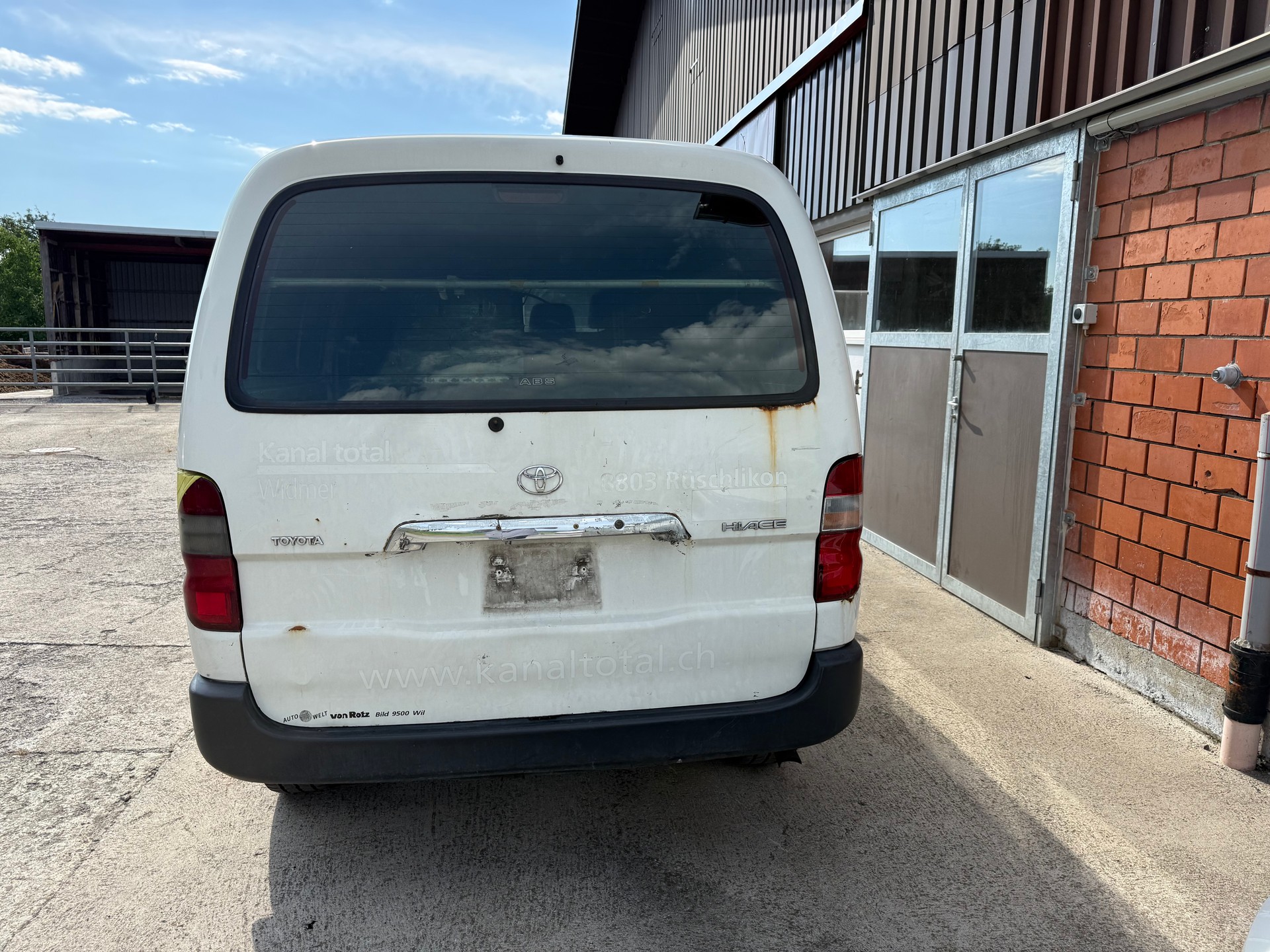 TOYOTA Hiace D-4D Van LWB-image-4