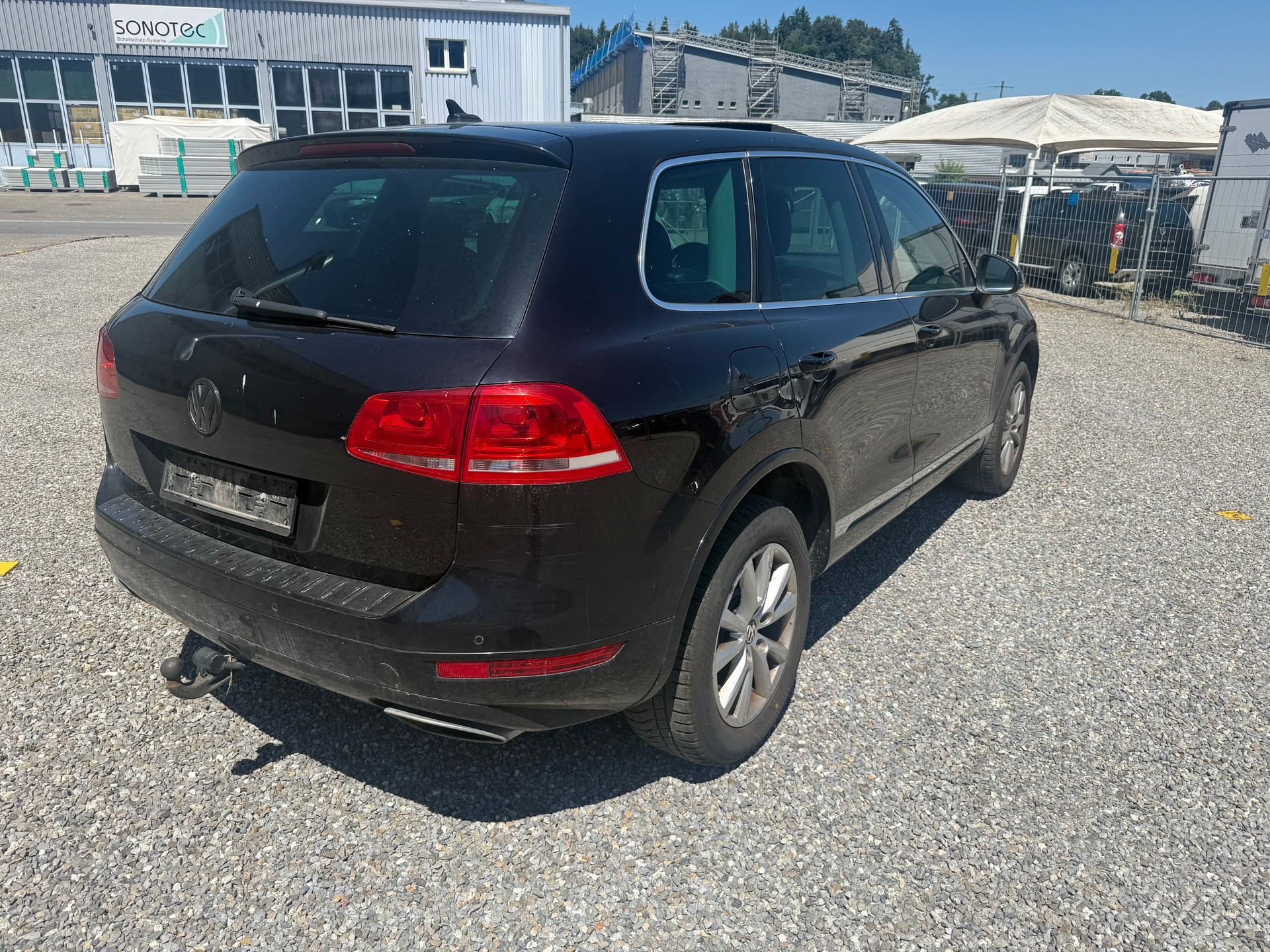 VW Touareg 3.0 TDI BlueMotion Technology Tiptronic-image-2
