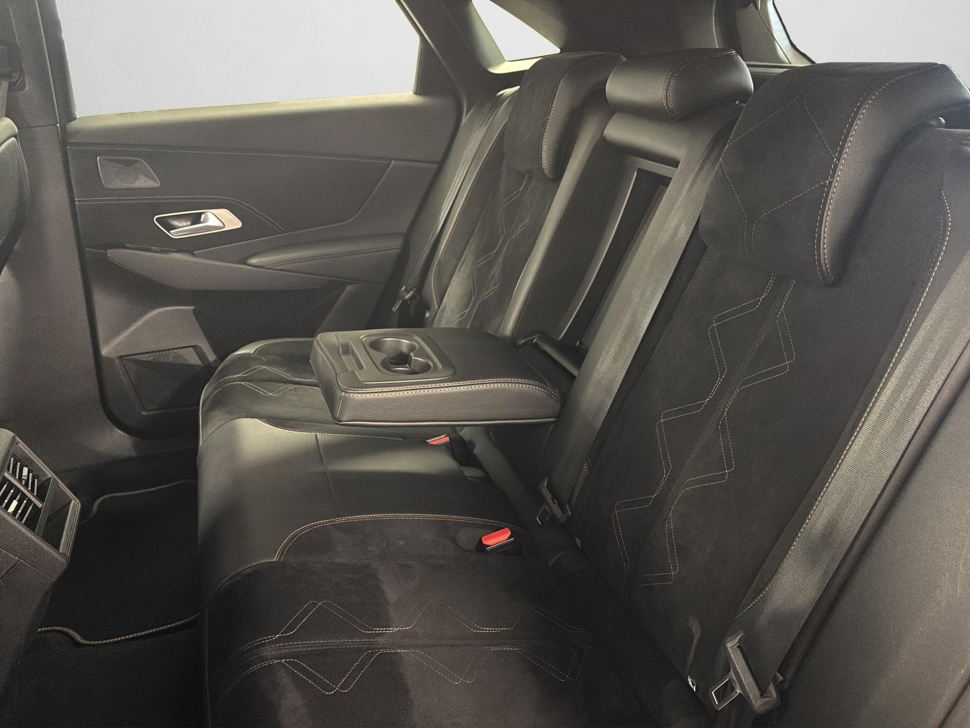 DS AUTOMOBILES 7 1.6 E-Tense Ligne Noire 4x4-image-15