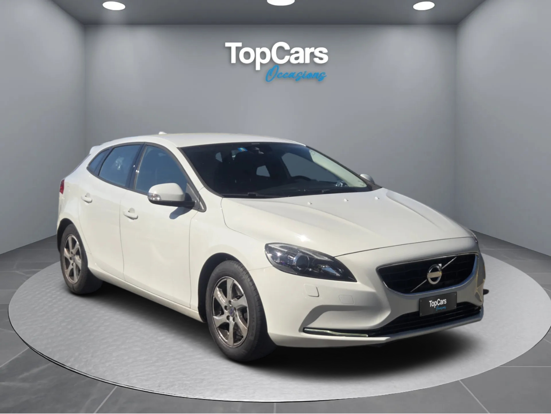 VOLVO V40 D3 Kinetic Geartronic-image-3