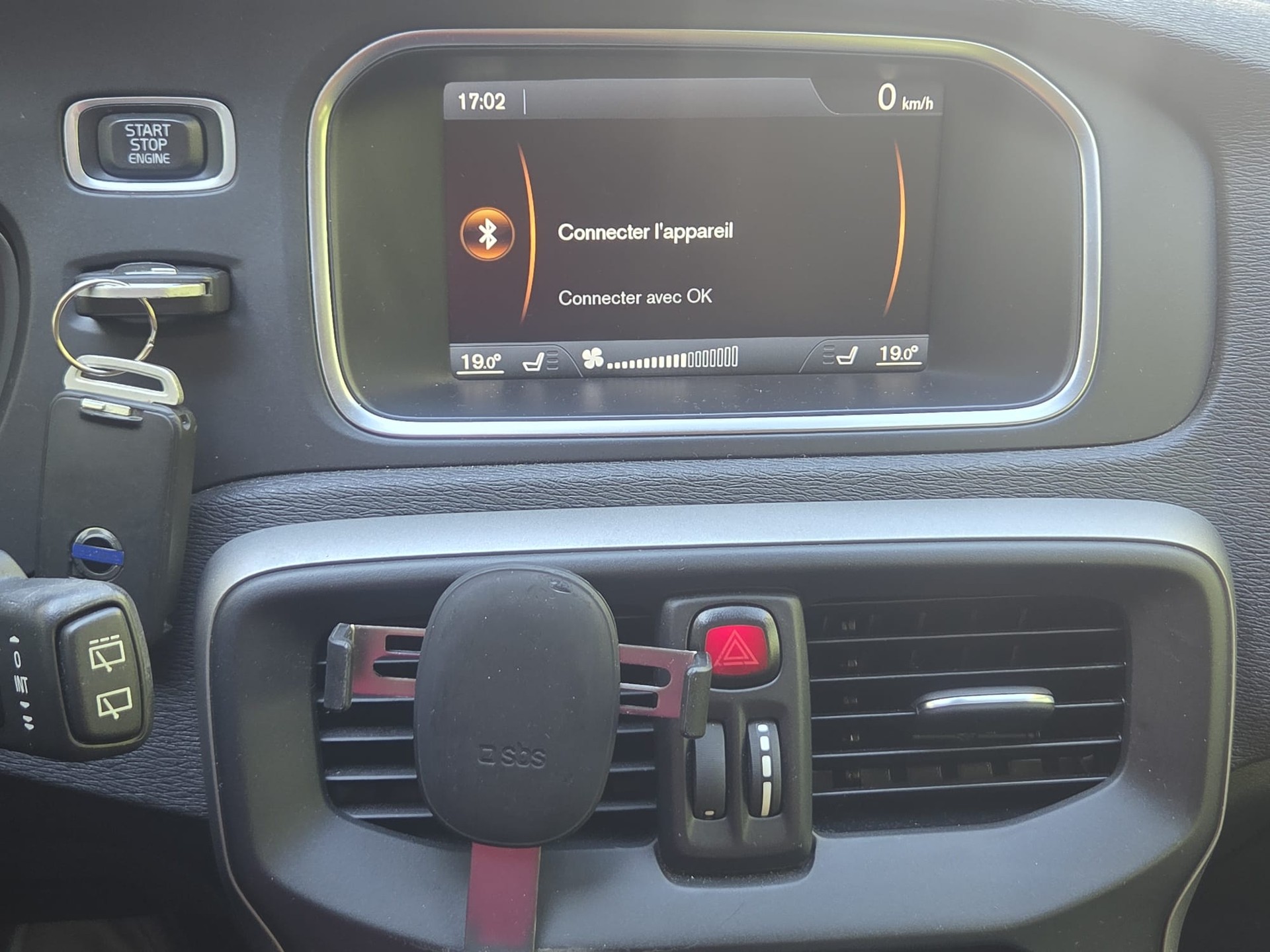 VOLVO V40 D3 Kinetic Geartronic-image-8