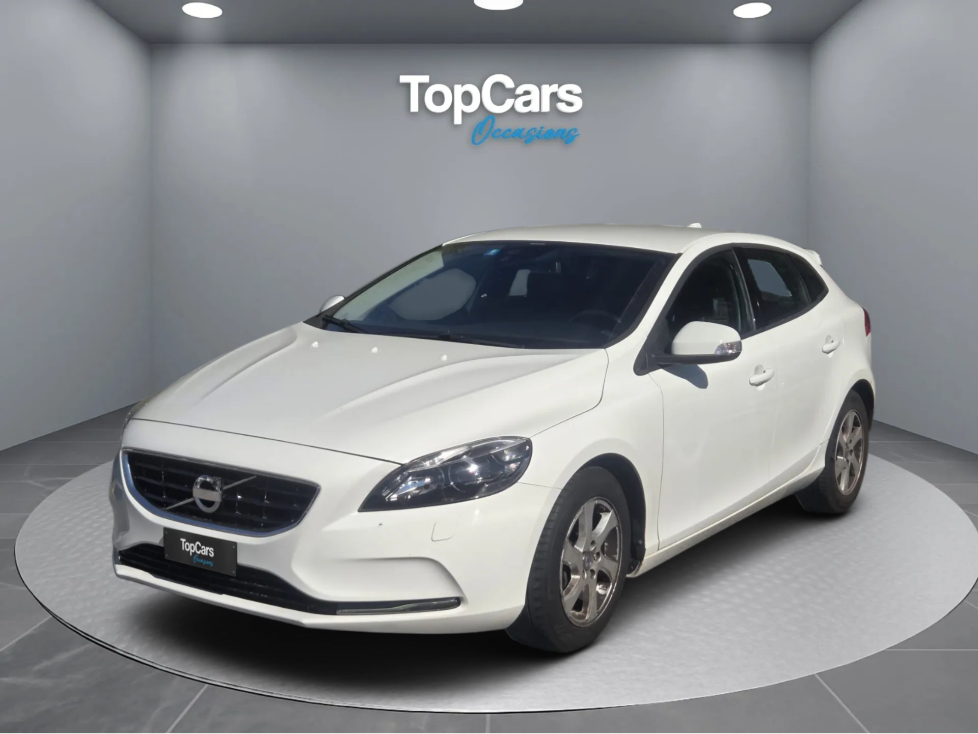 VOLVO V40 D3 Kinetic Geartronic-image-0