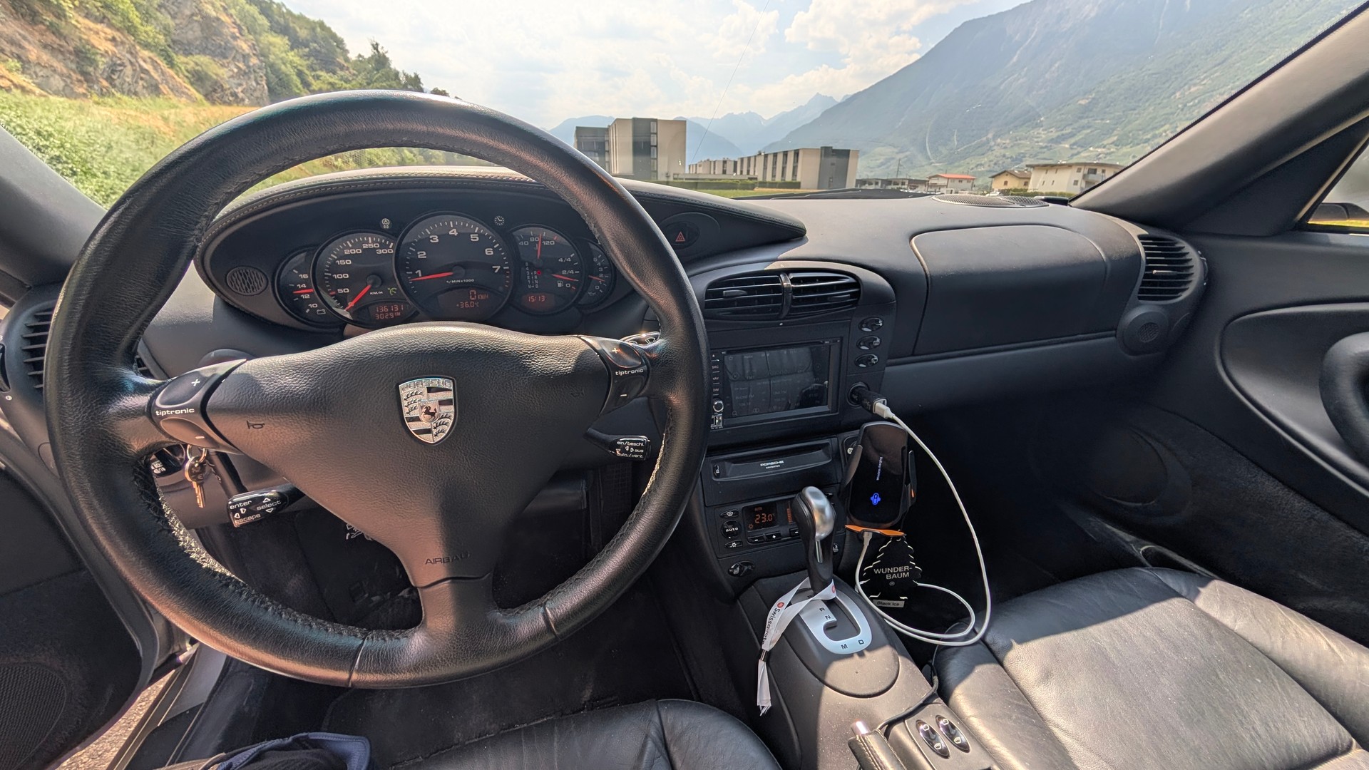 PORSCHE 3.4 Carrera-image-7