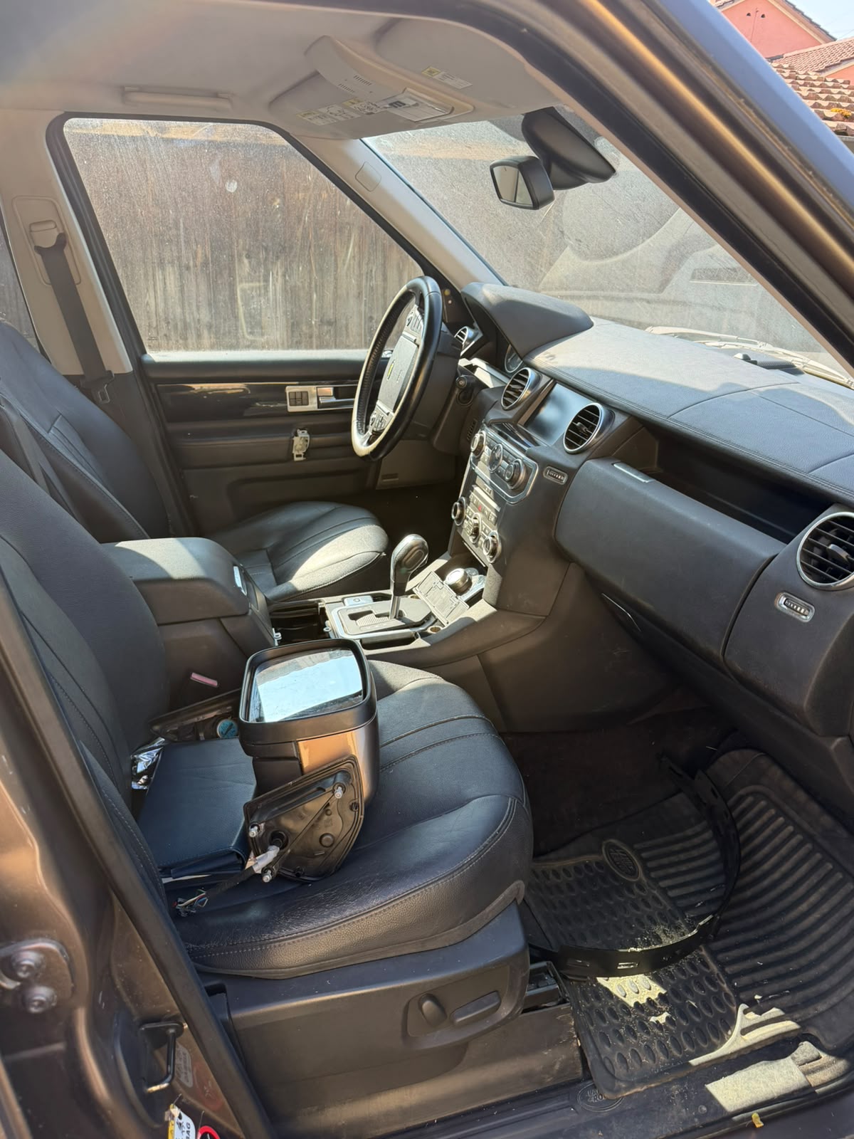 LAND ROVER Discovery 3.0 TDV6 HSE Automatic-image-4