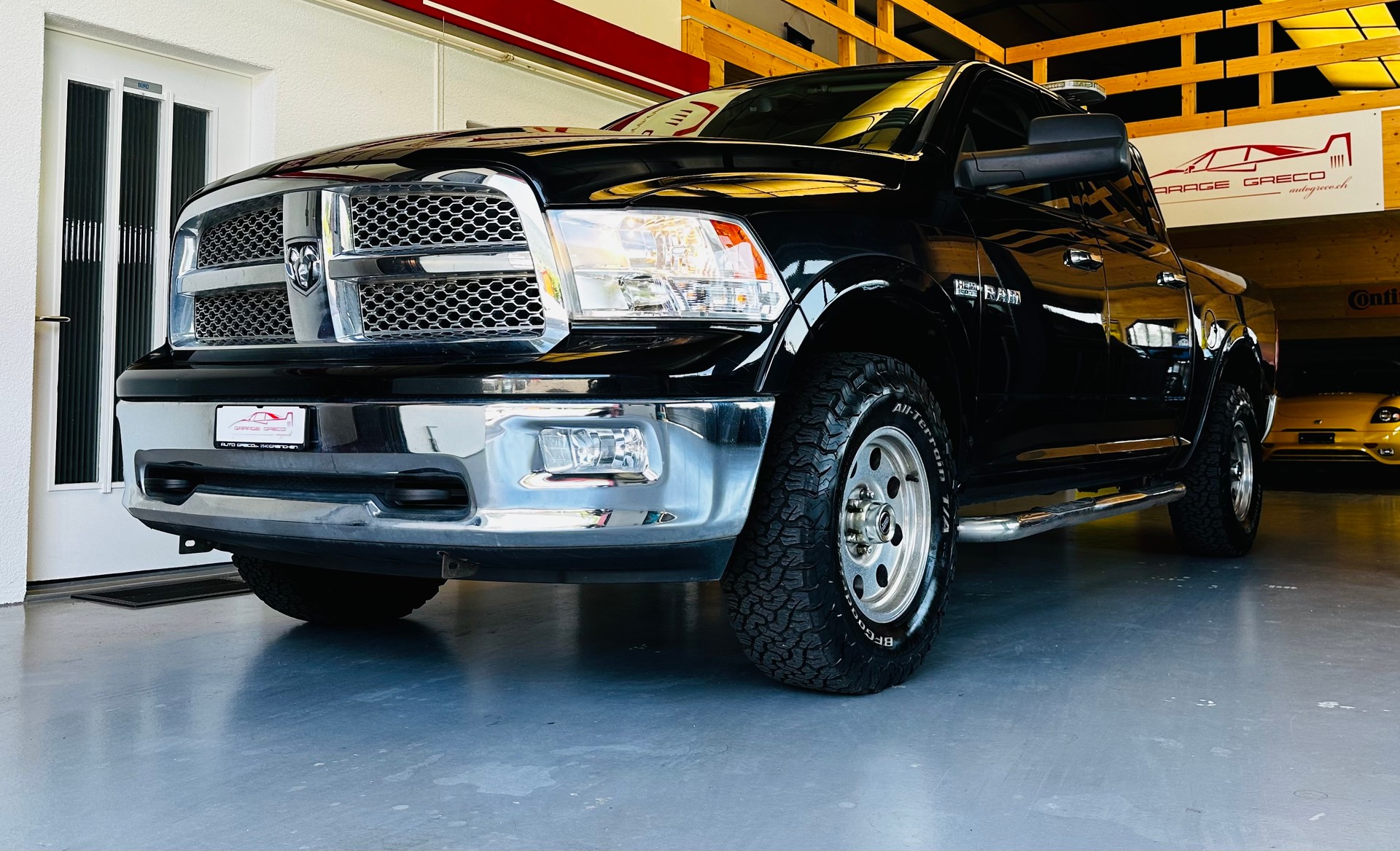 DODGE Ram 1500 5.7 HEMI V8 LARAMIE-image-4
