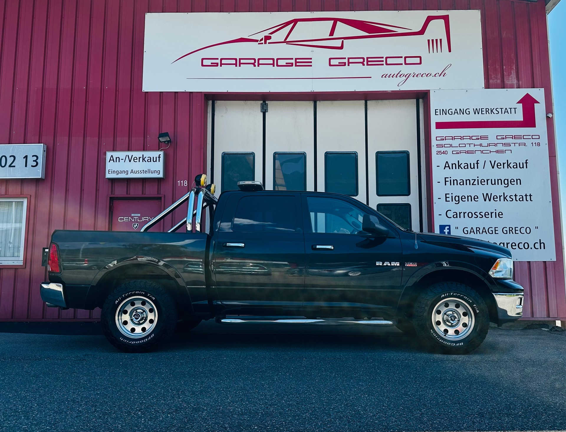 DODGE Ram 1500 5.7 HEMI V8 LARAMIE-image-2