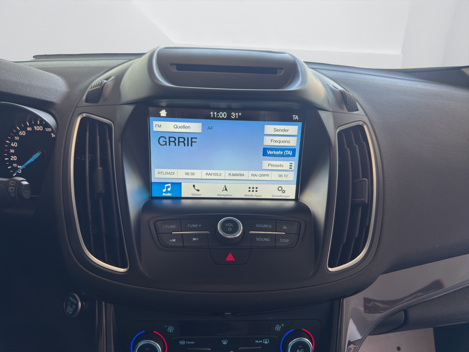FORD GrC-Max 1.0 SCTi Titanium X-image-21