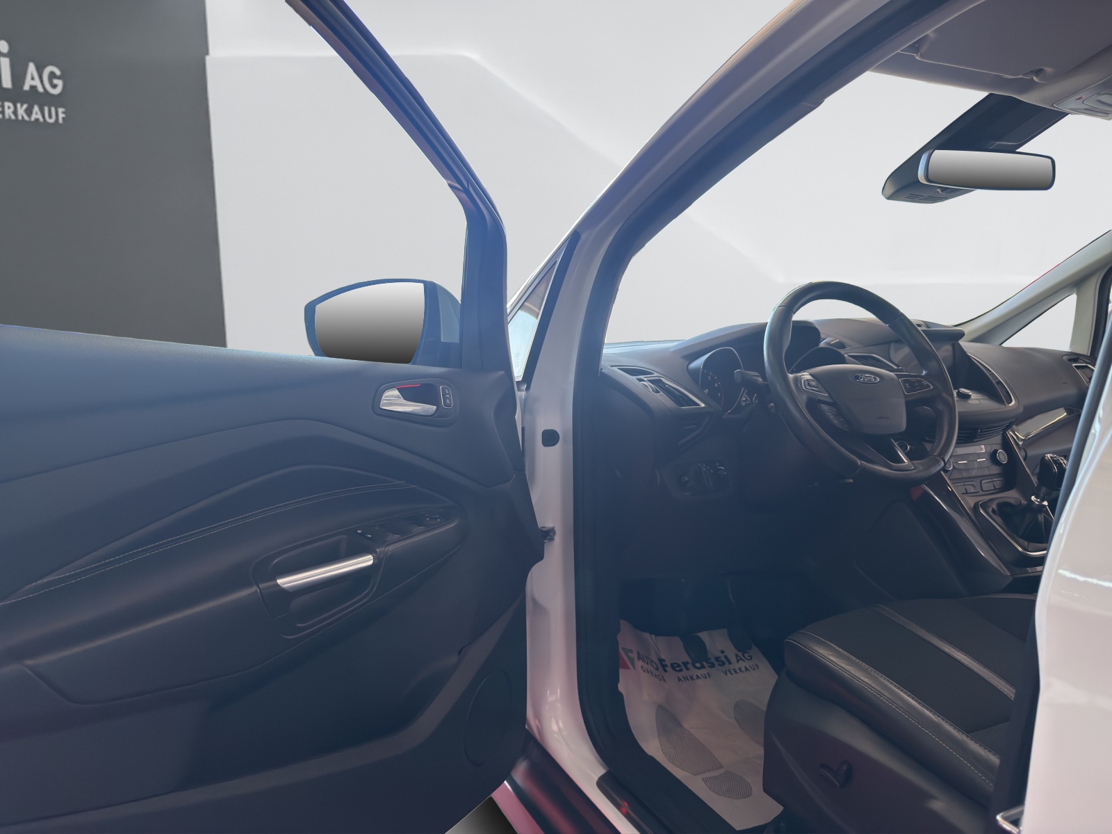 FORD GrC-Max 1.0 SCTi Titanium X-image-22