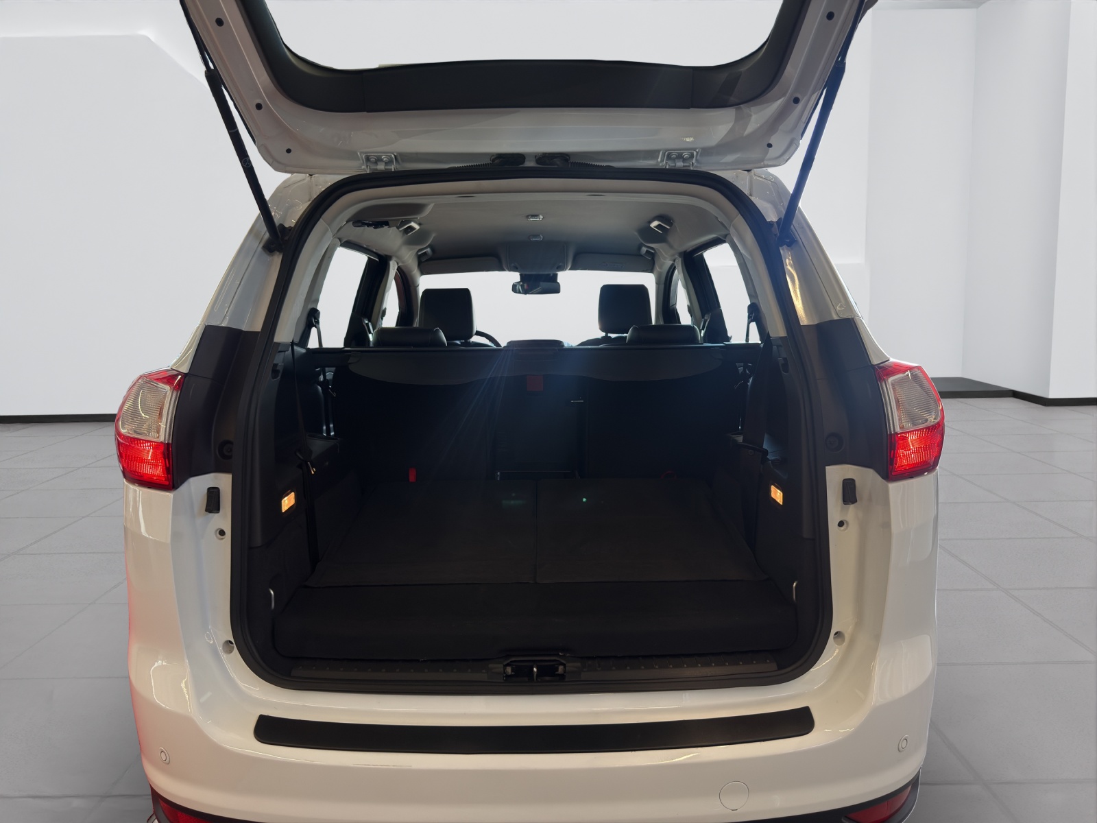 FORD GrC-Max 1.0 SCTi Titanium X-image-23