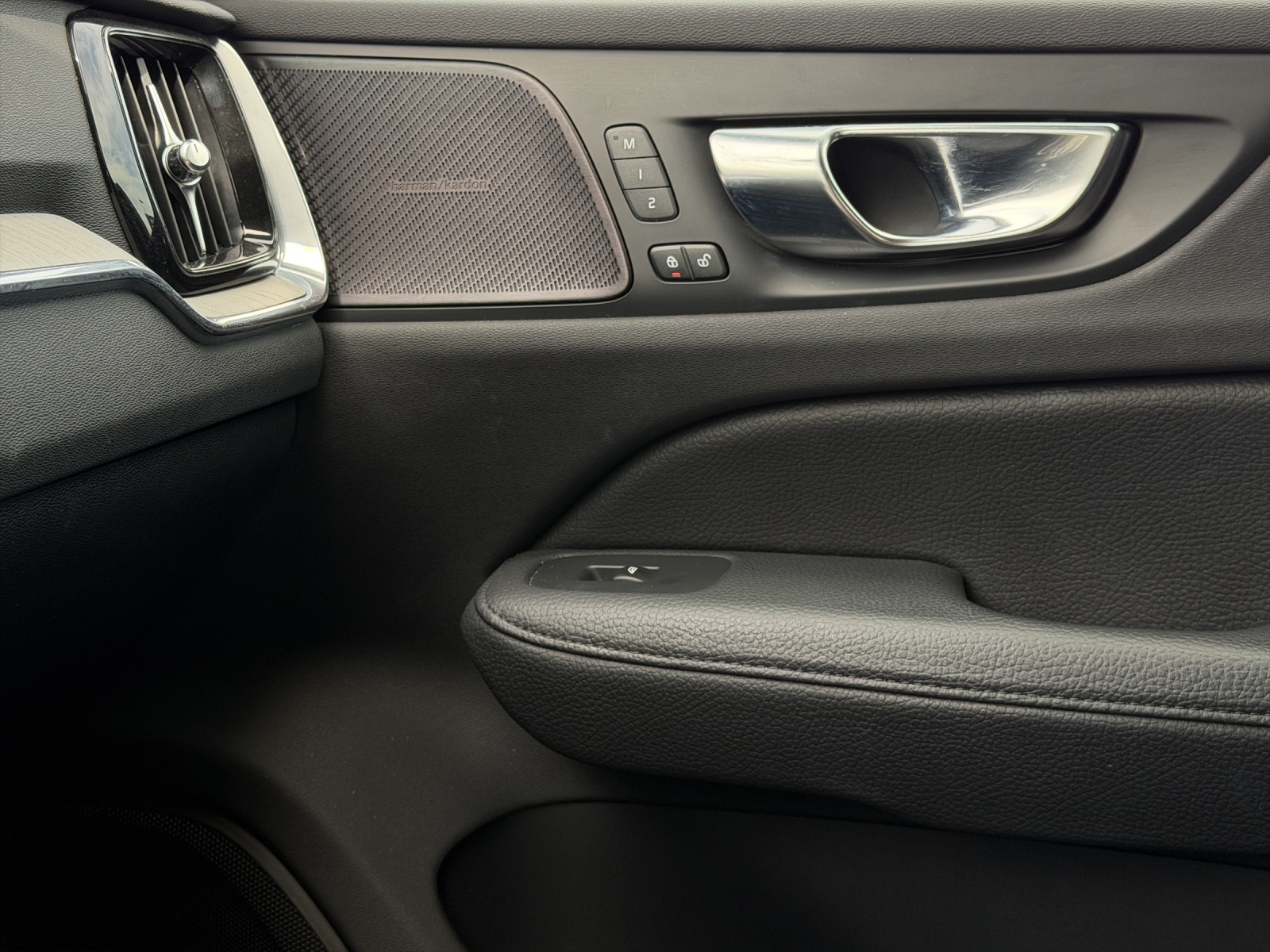 VOLVO V60 2.0 T6 TE Inscription eAWD-image-15