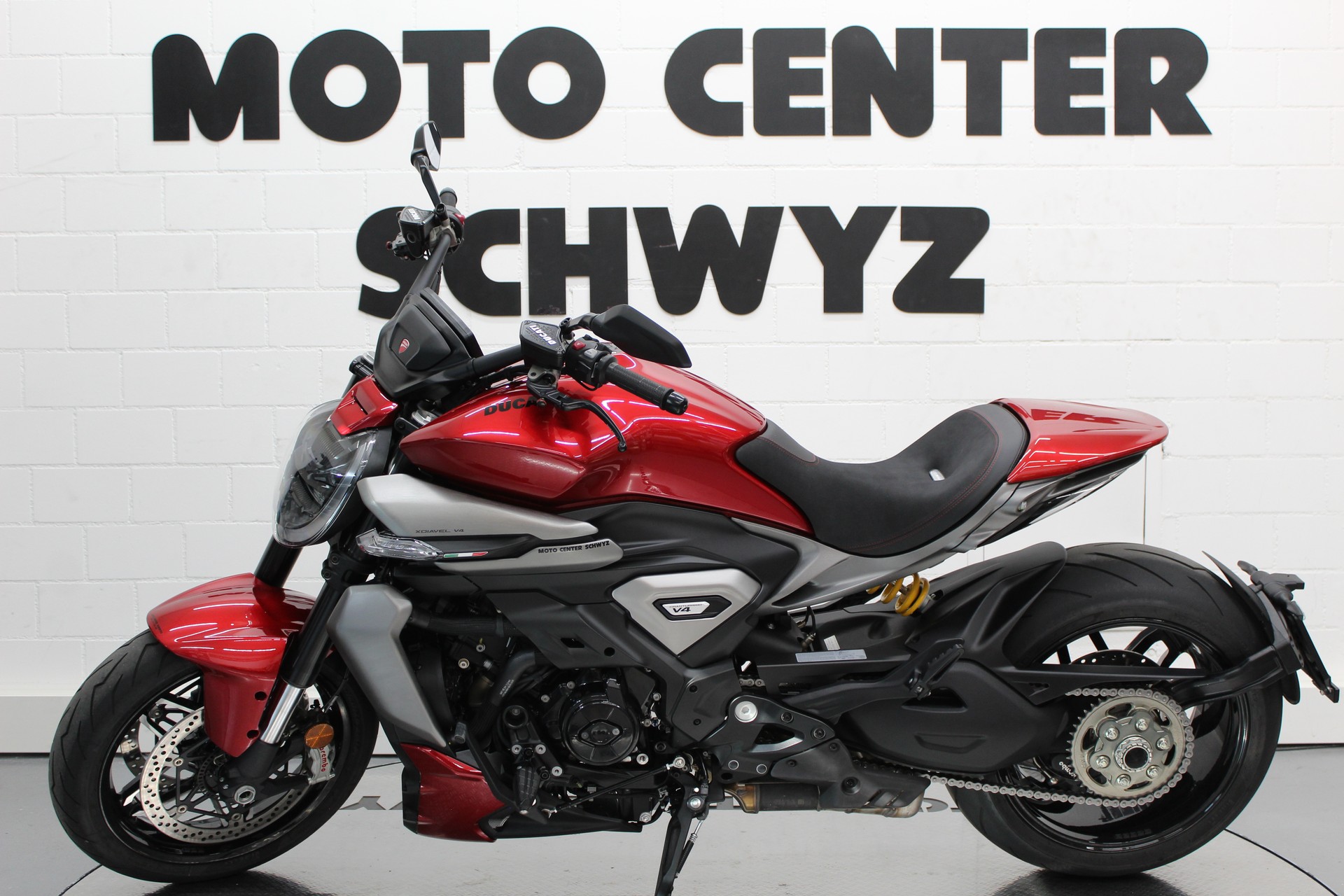 DUCATI XDiavel V4-showroom-element-3