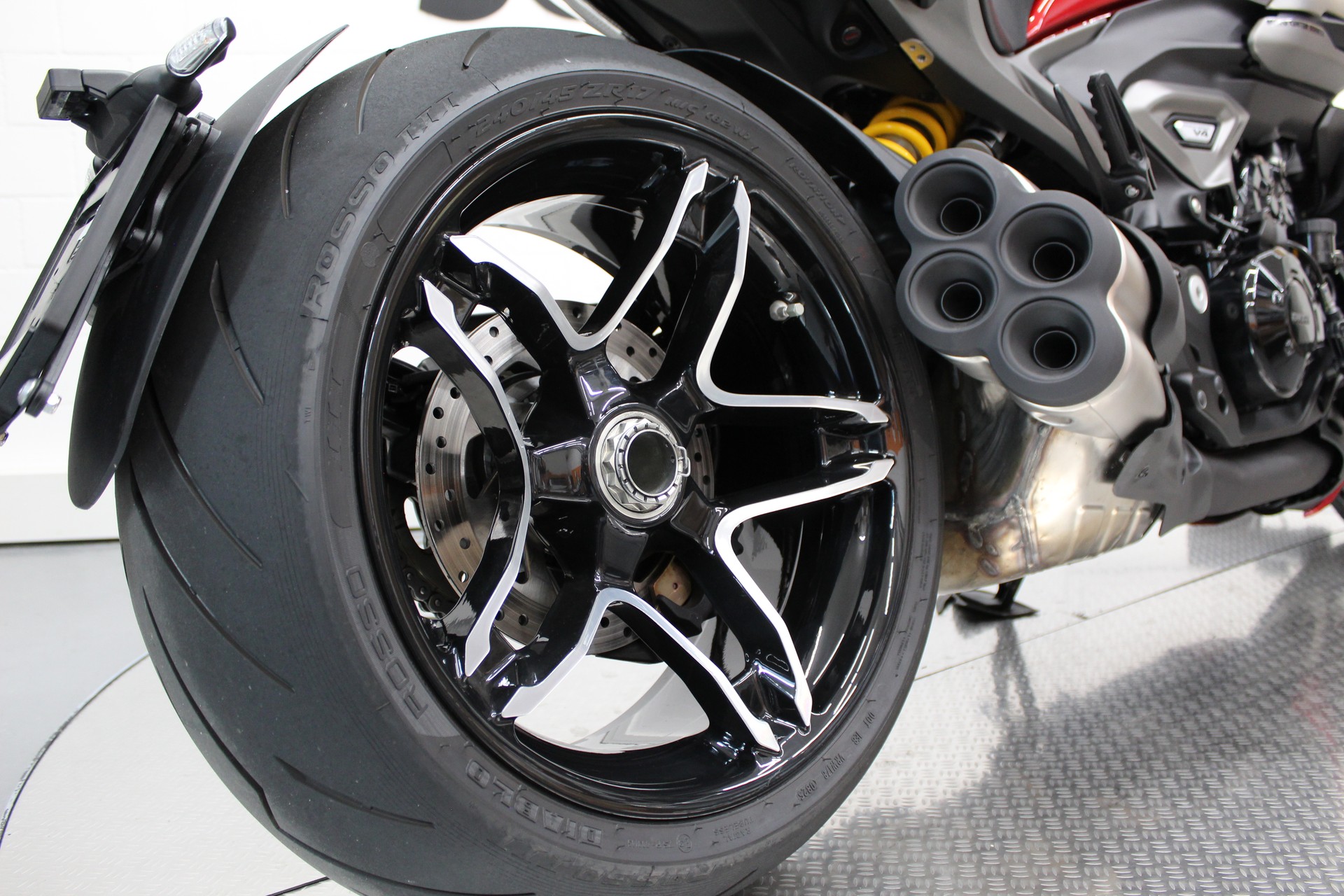 DUCATI XDiavel V4-image-5