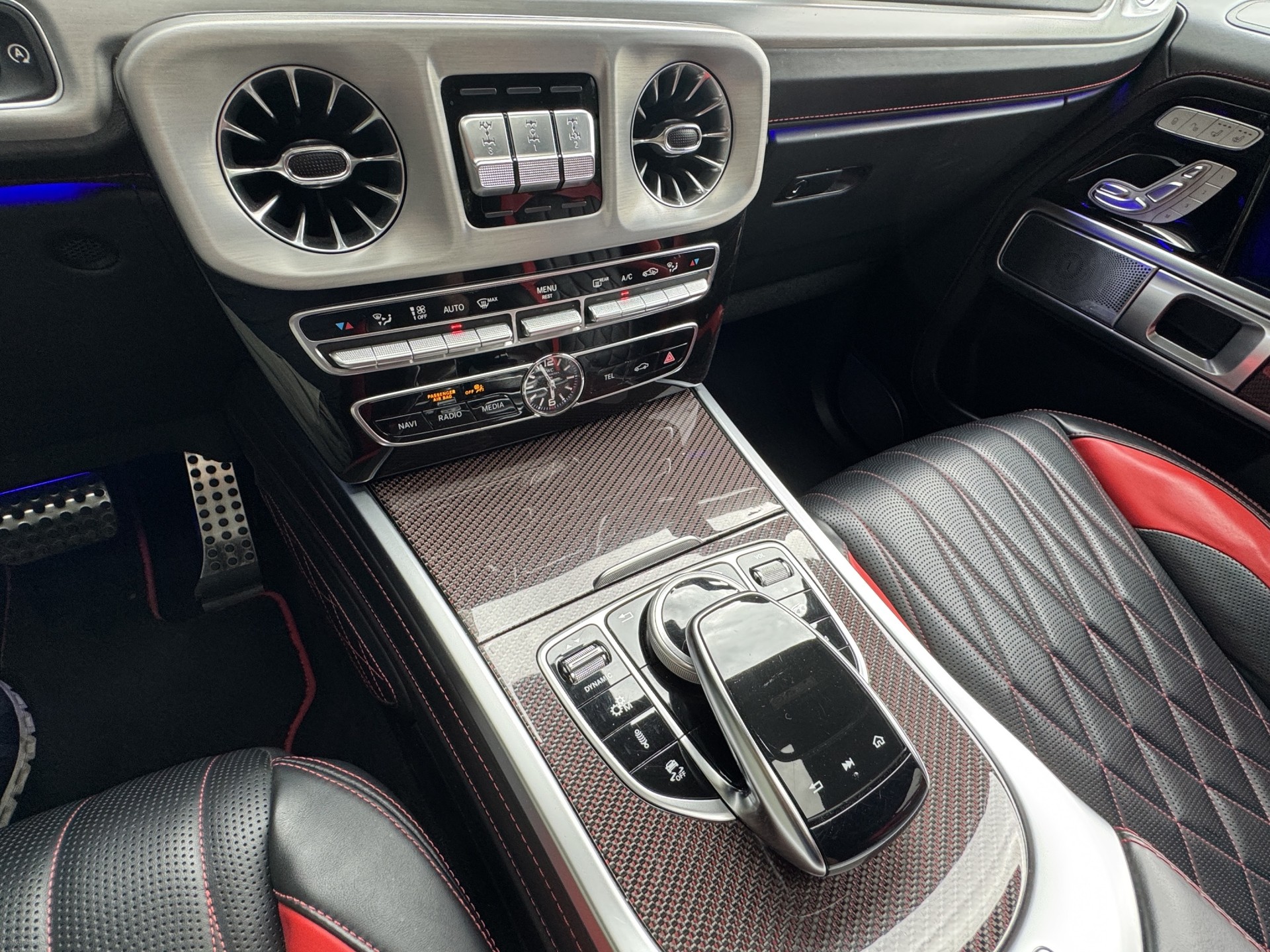 MERCEDES-BENZ G 63 AMG-image-24